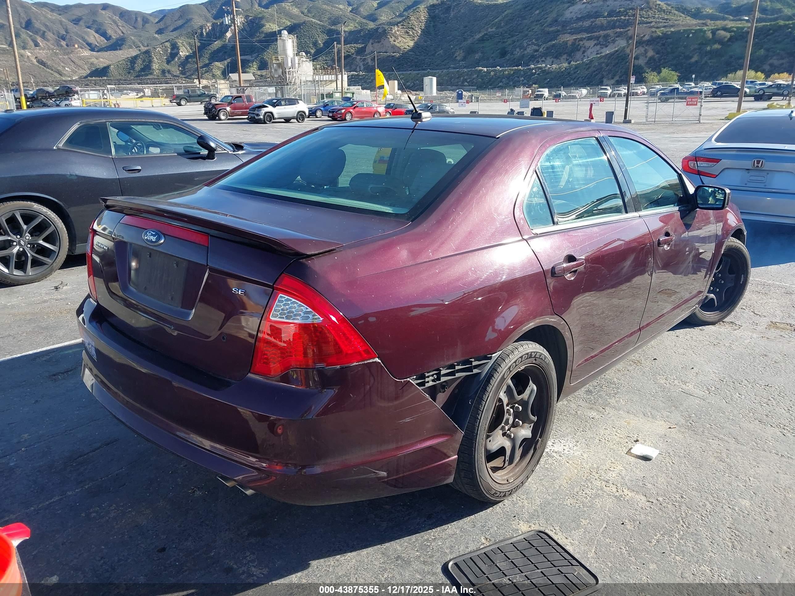 FORD FUSION image 4