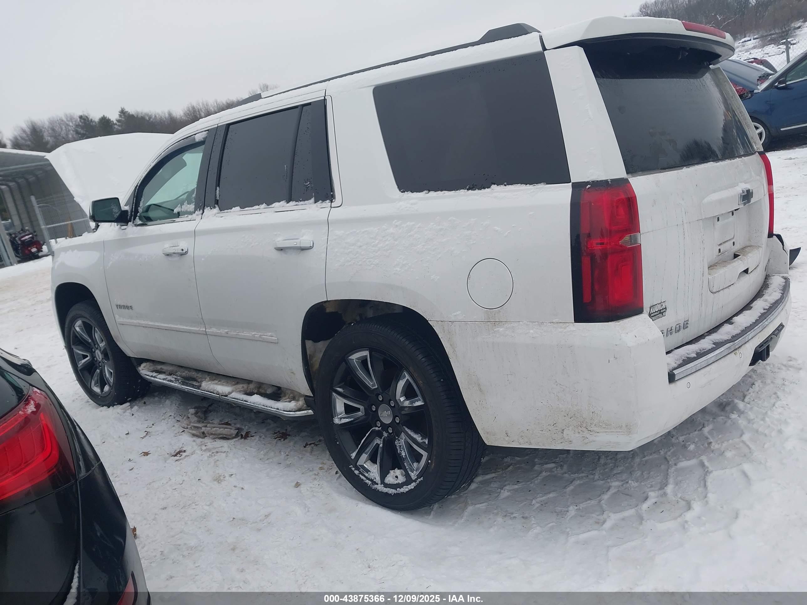 CHEVROLET TAHOE image 3