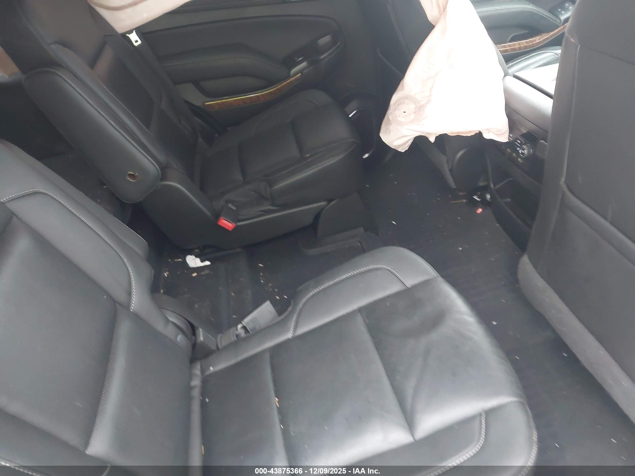 CHEVROLET TAHOE image 8