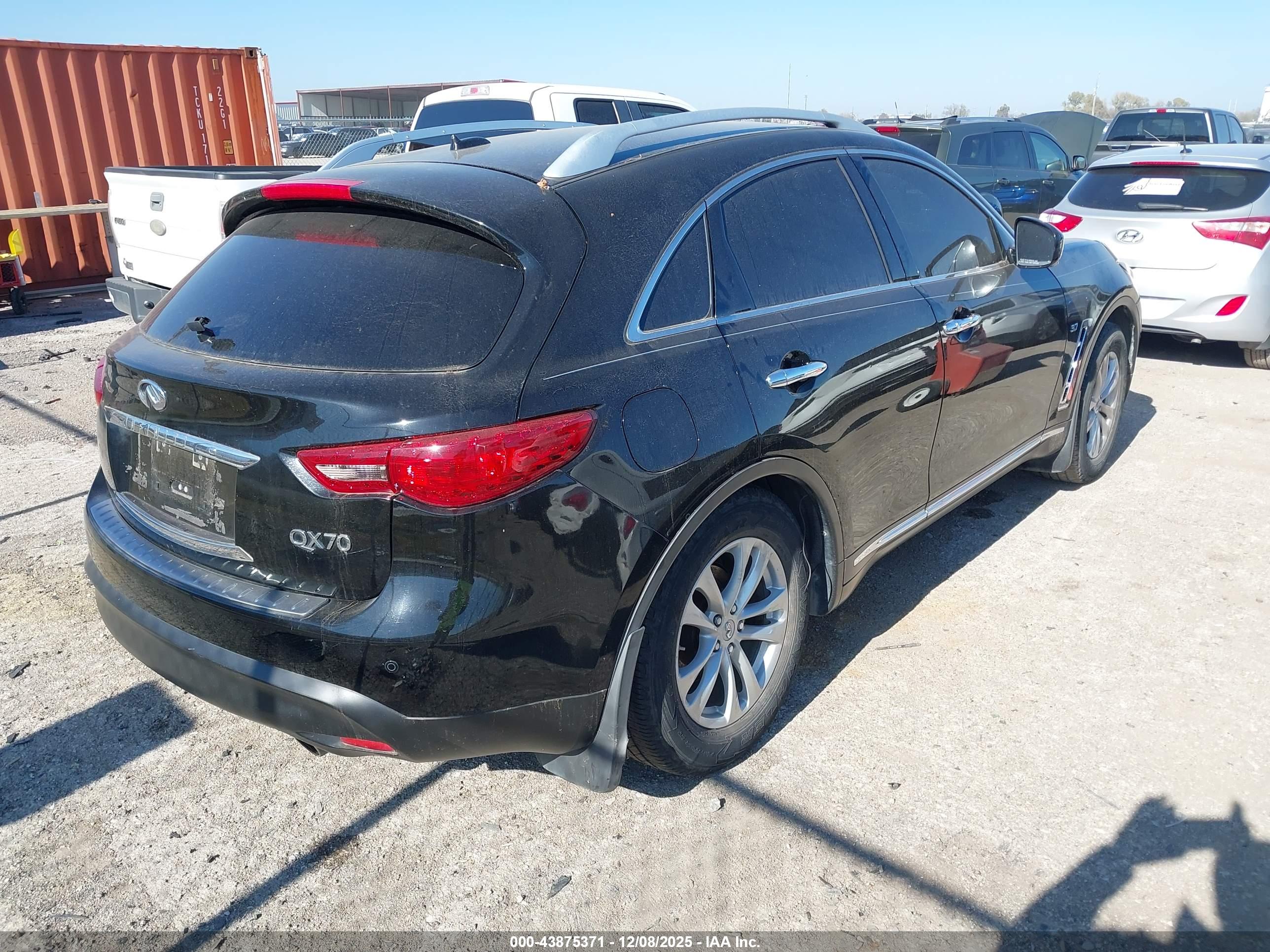 INFINITI QX70 image 4