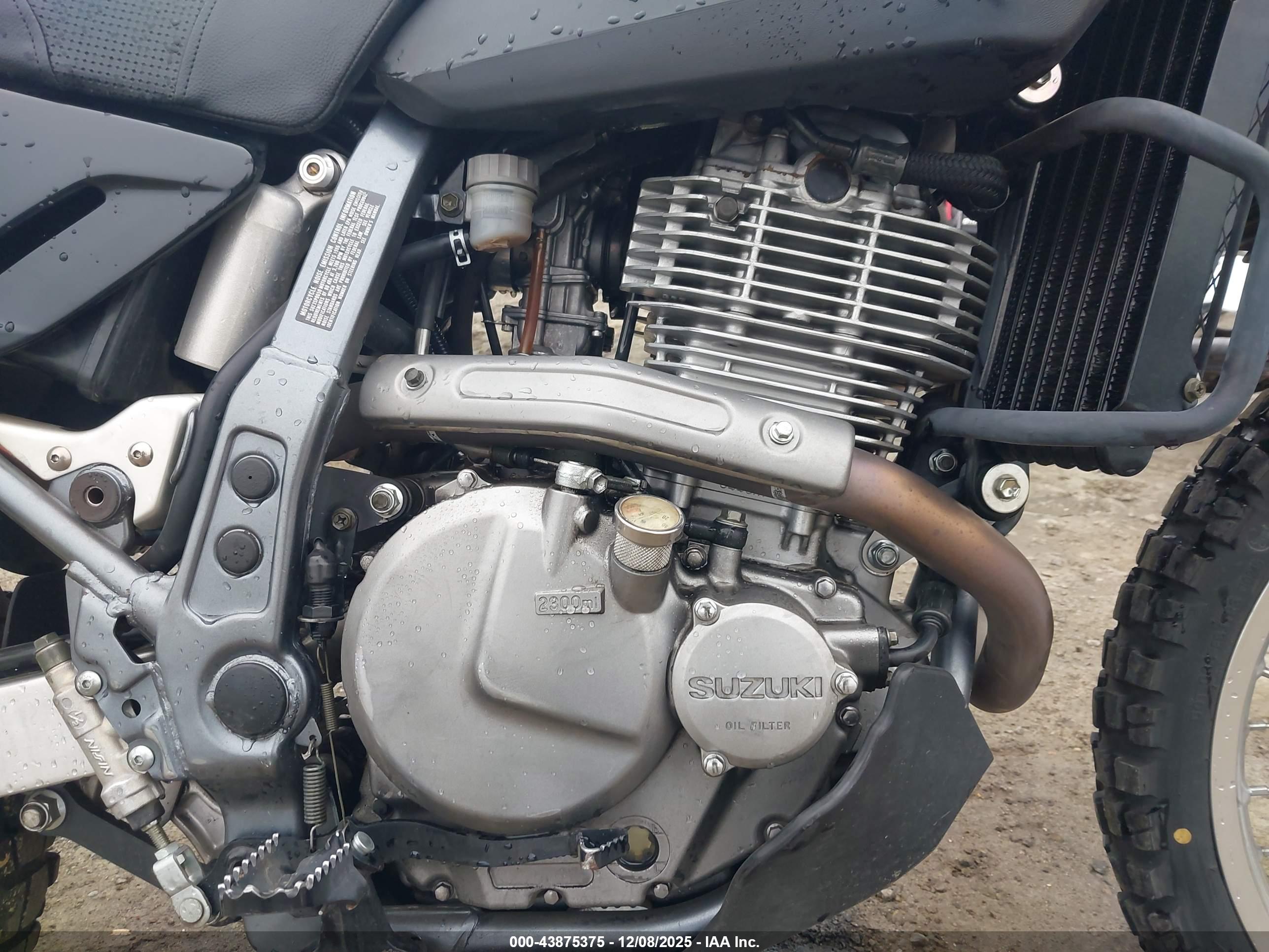 SUZUKI DR650 image 8