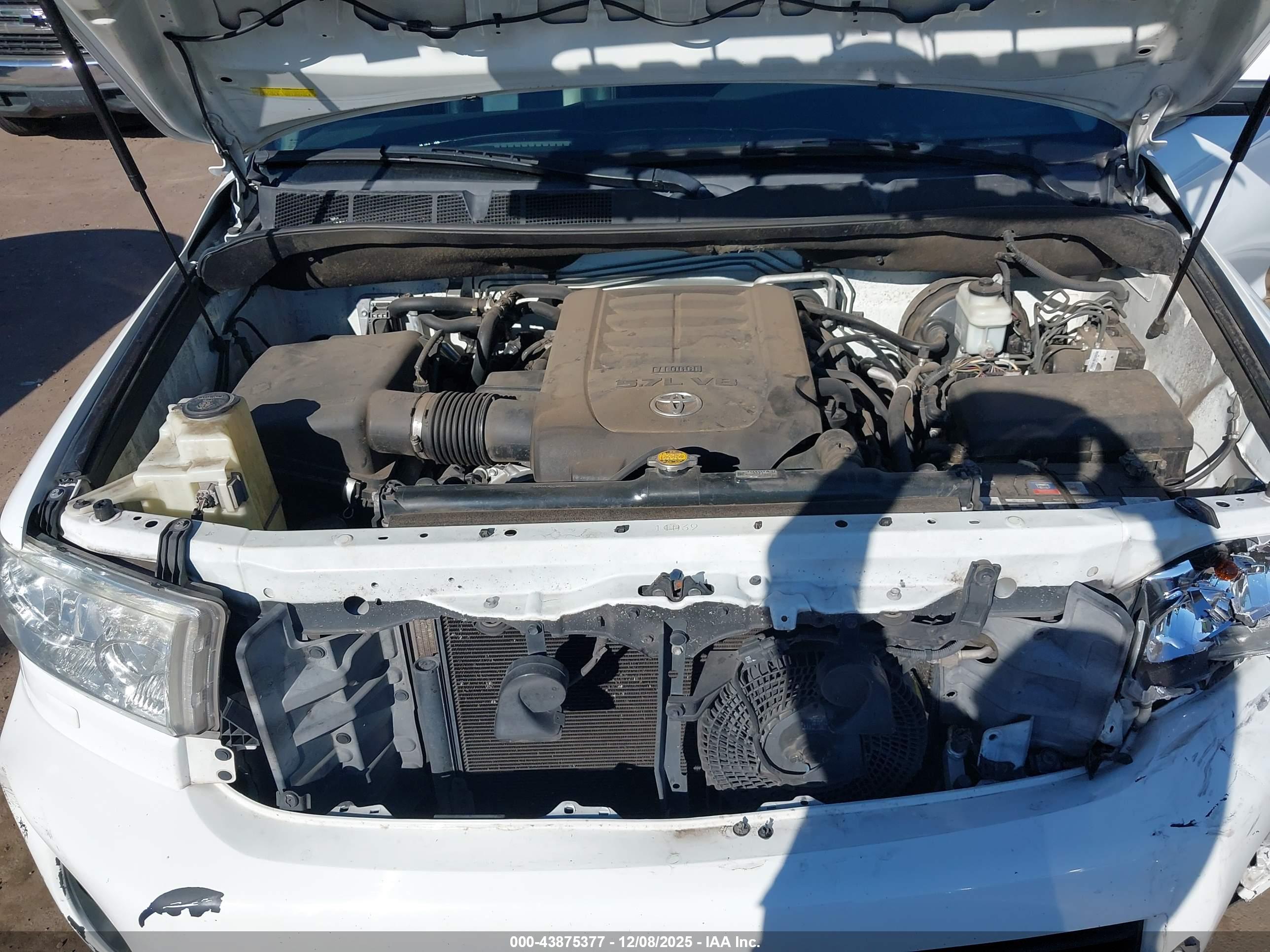 TOYOTA SEQUOIA image 10