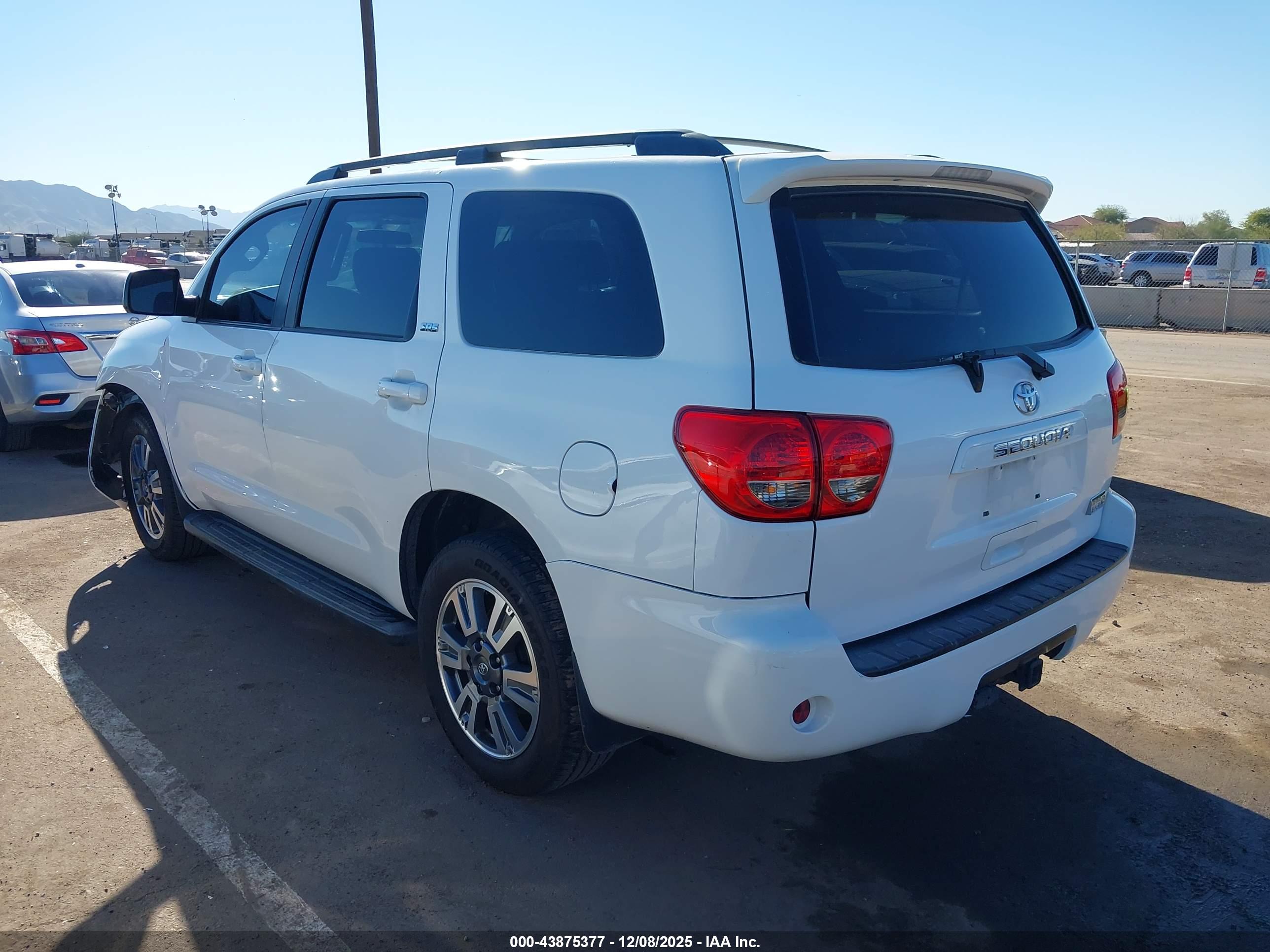 TOYOTA SEQUOIA image 3