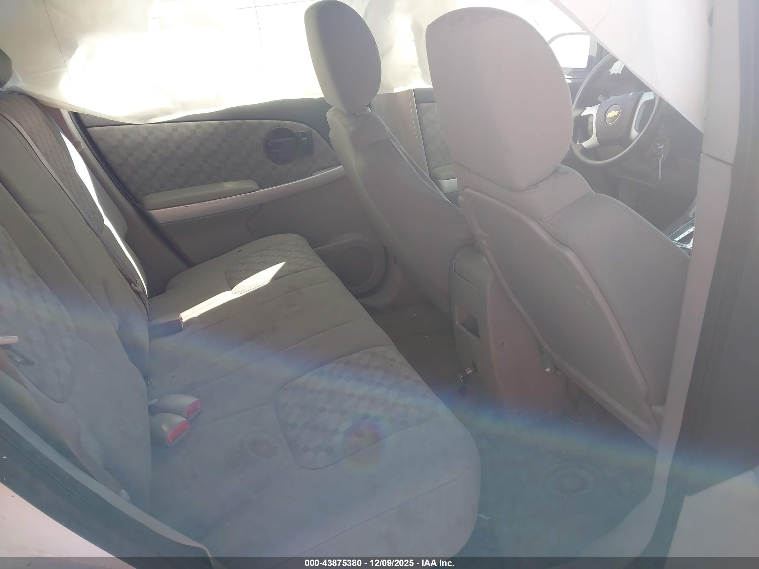 CHEVROLET EQUINOX image 8