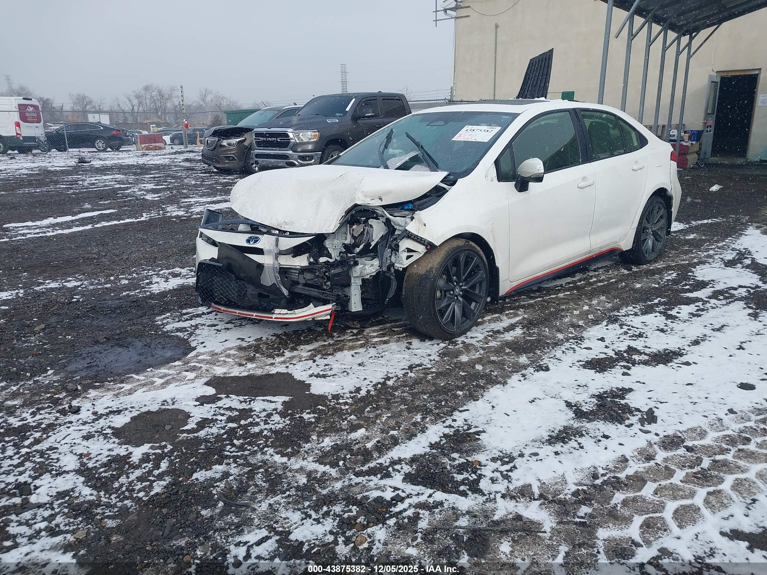 TOYOTA COROLLA image 2