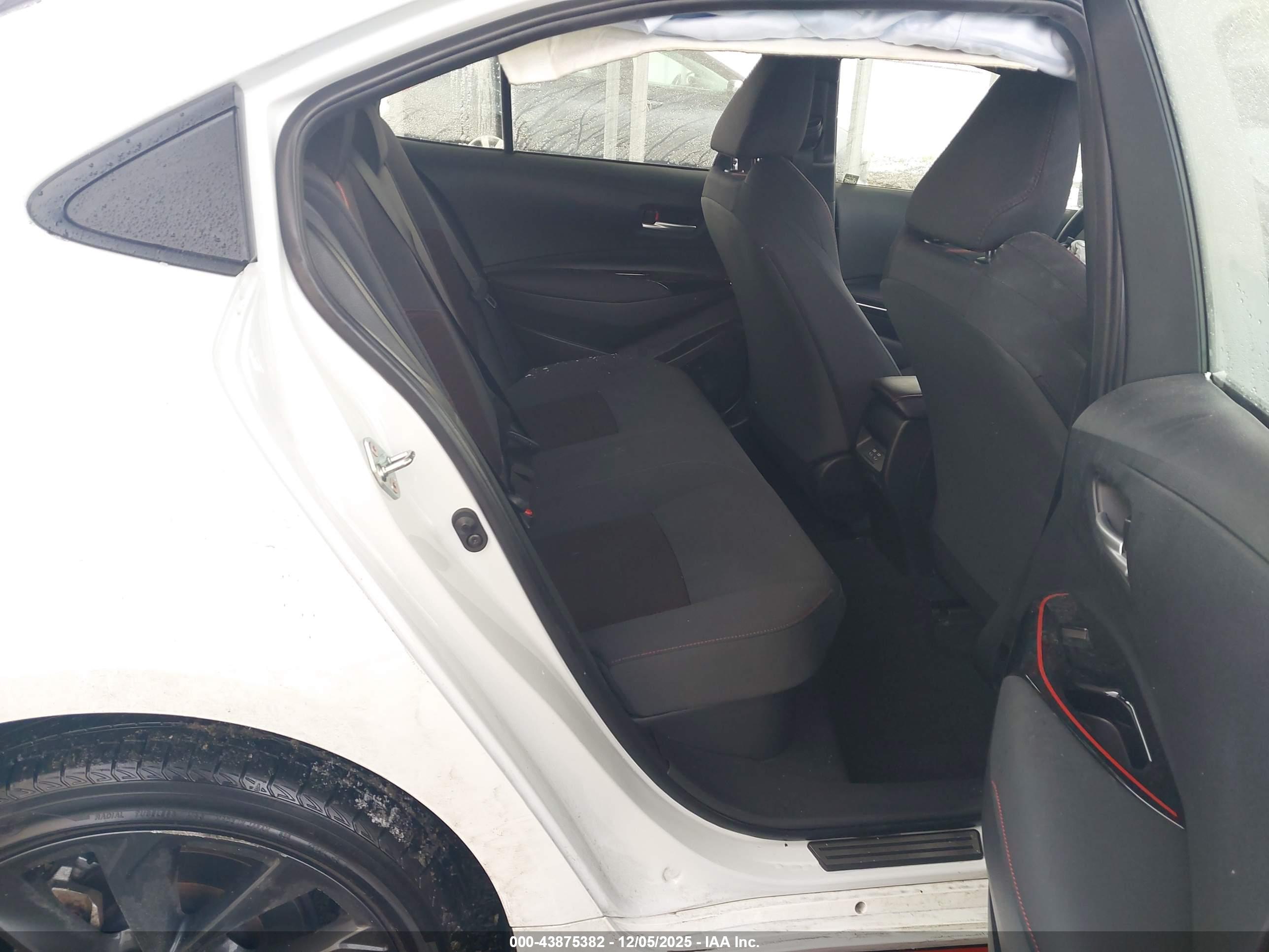 TOYOTA COROLLA image 8