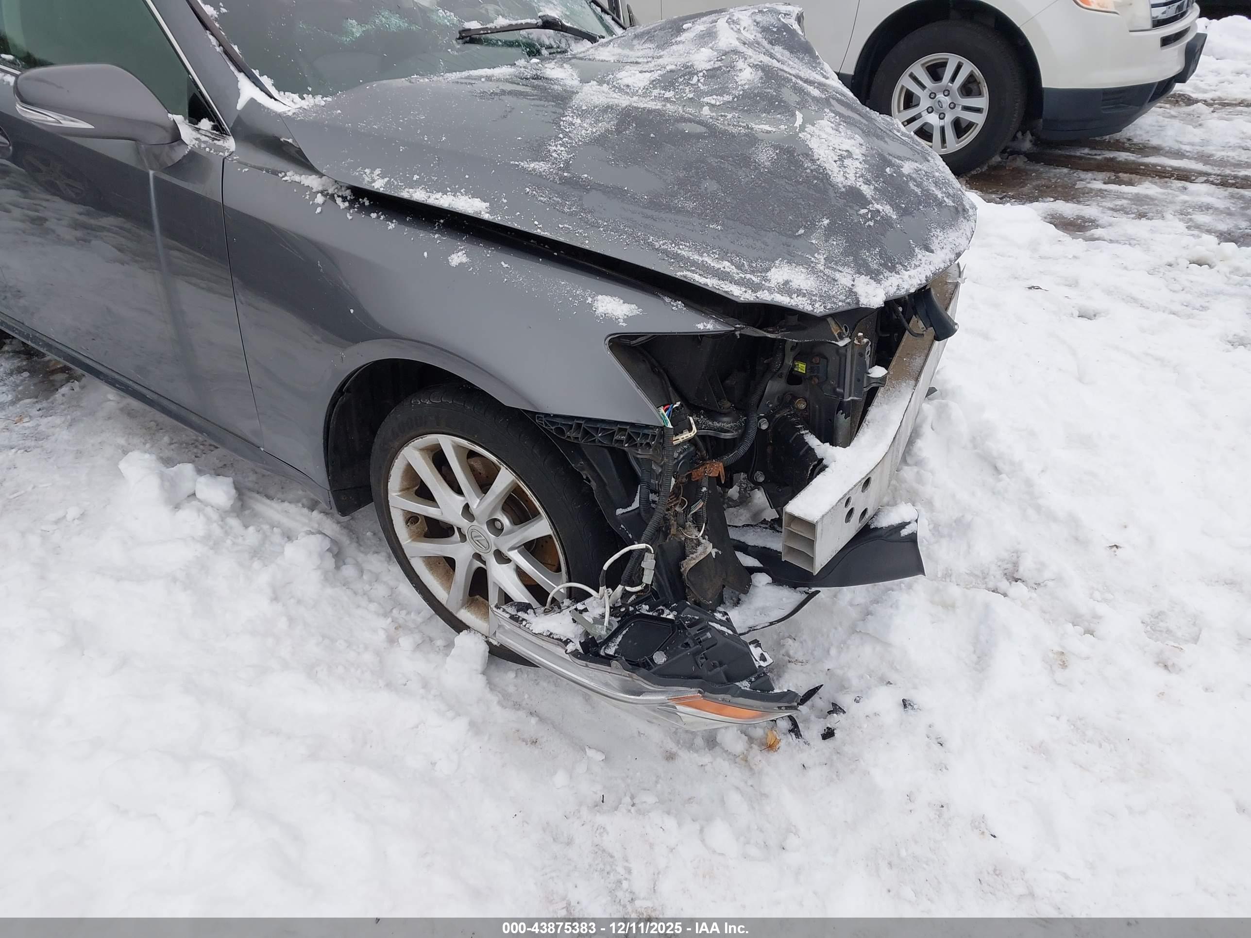 LEXUS IS image 6