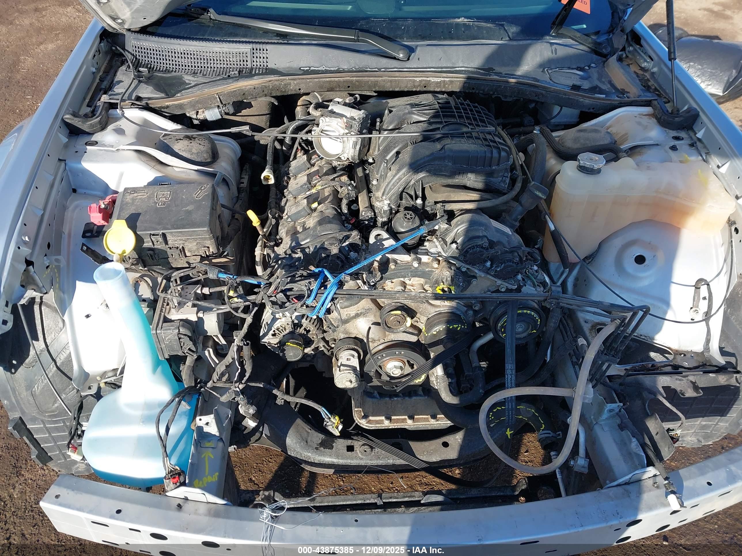 CHRYSLER 300 image 10