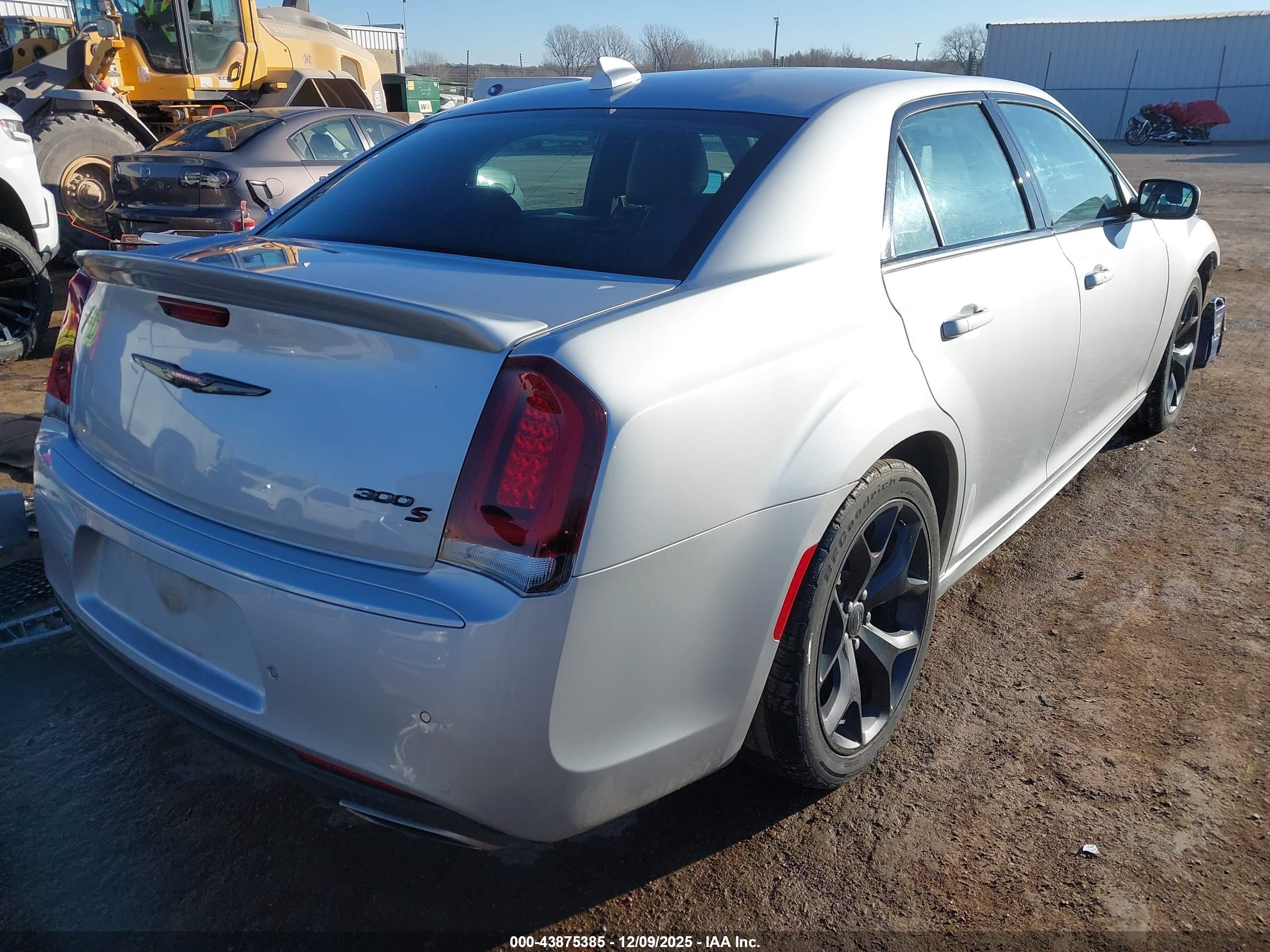 CHRYSLER 300 image 4