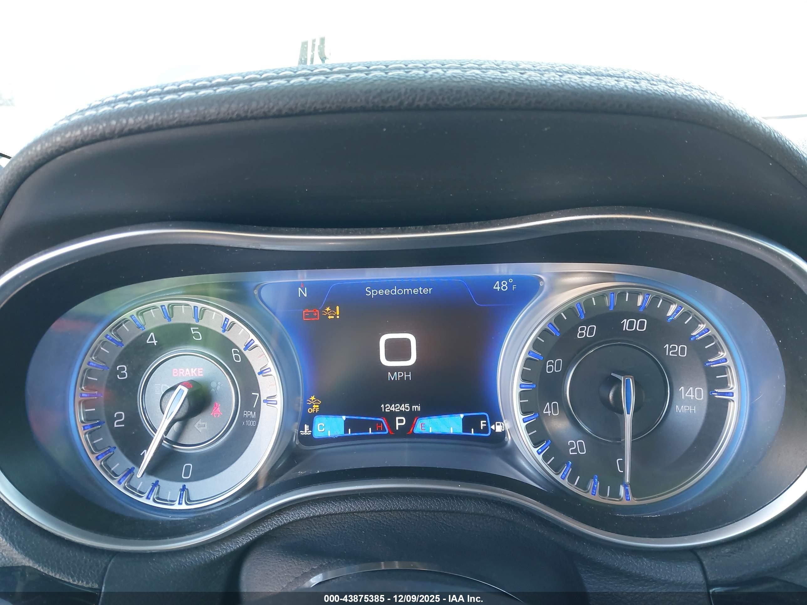 CHRYSLER 300 image 7