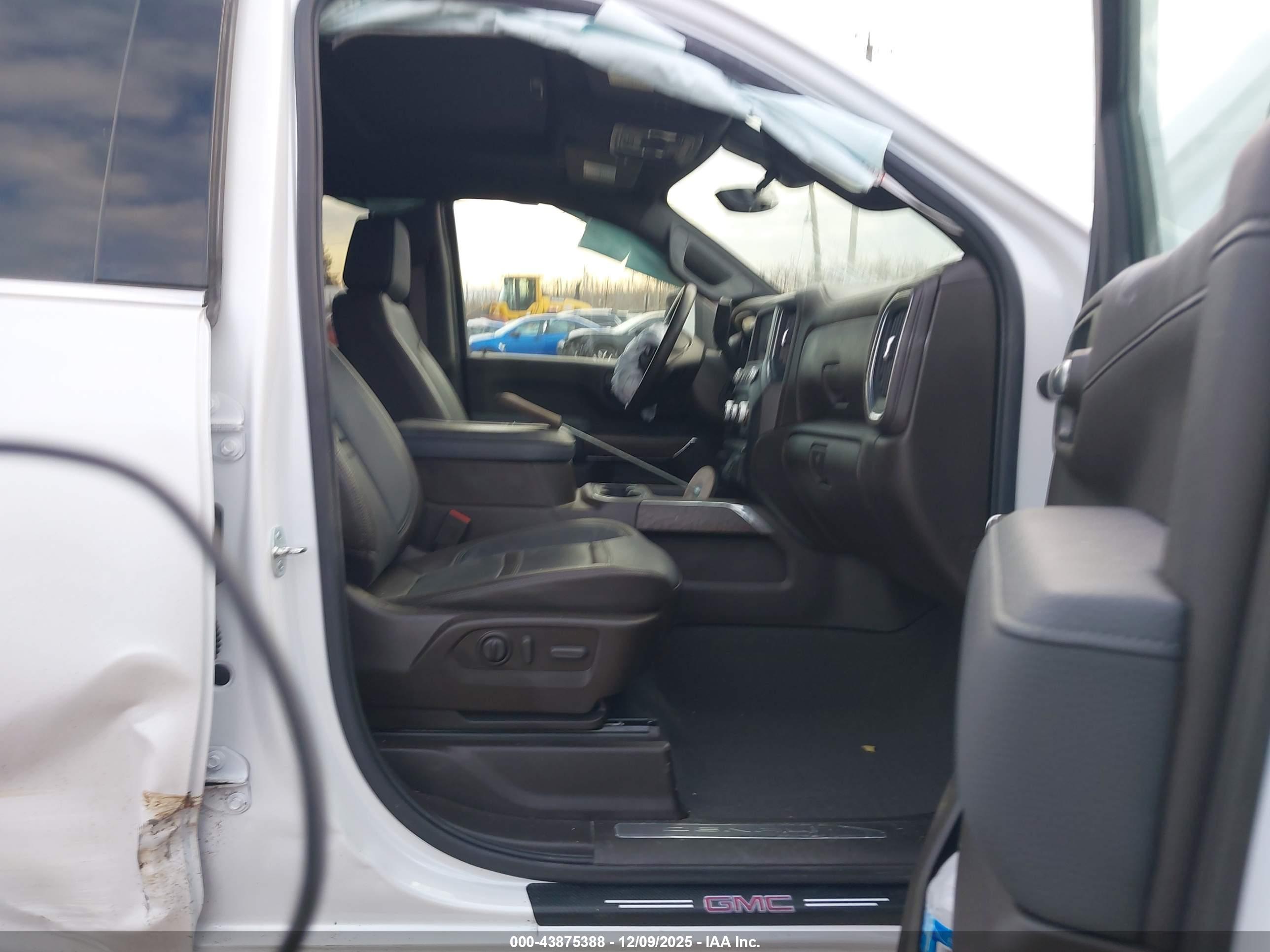 GMC SIERRA image 5