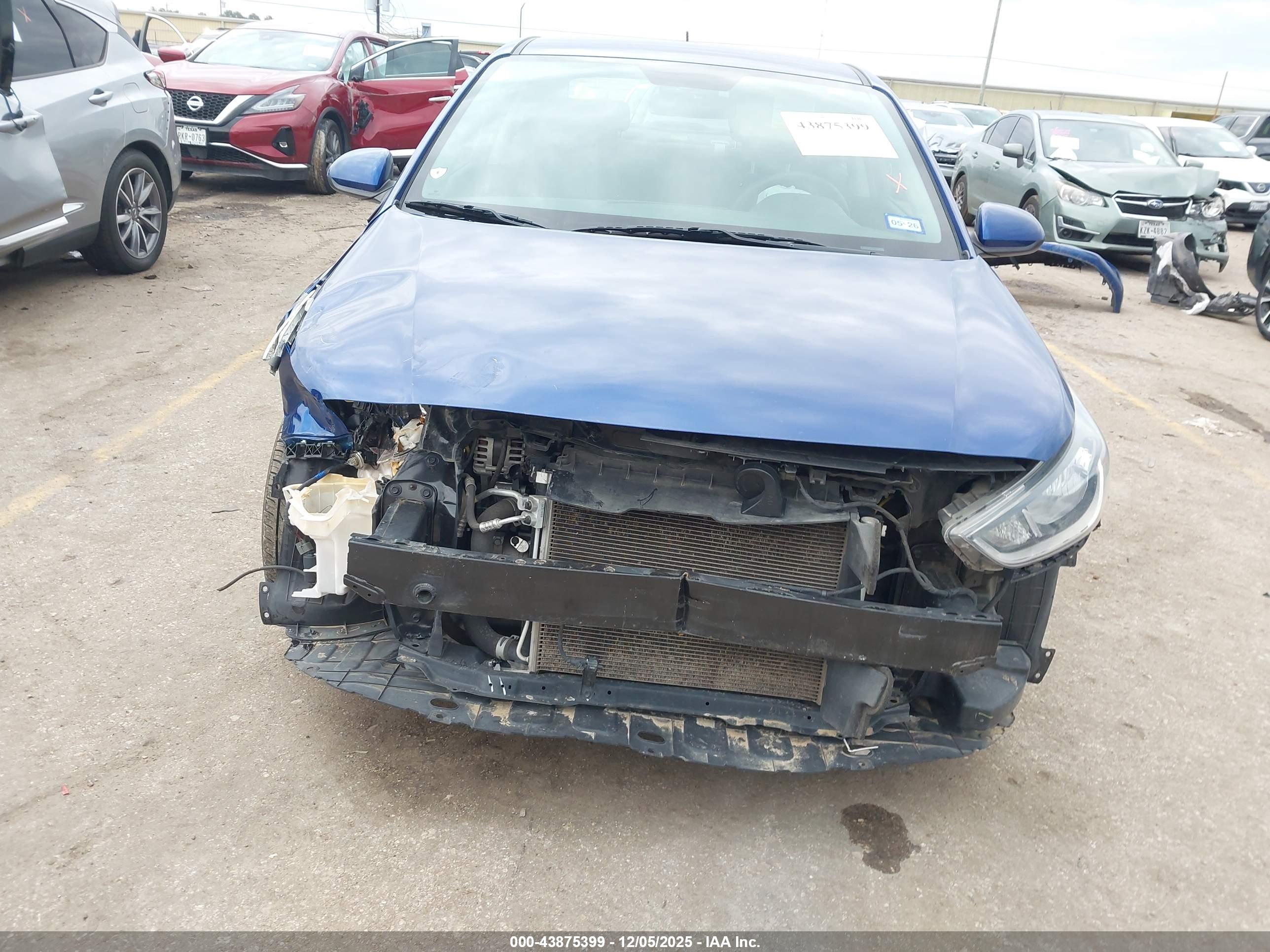 HYUNDAI ACCENT image 6