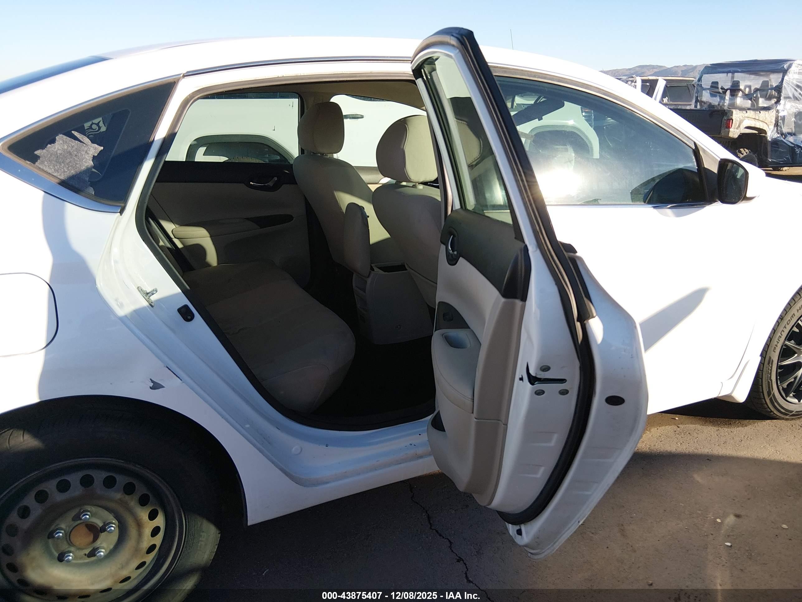 NISSAN SENTRA image 8