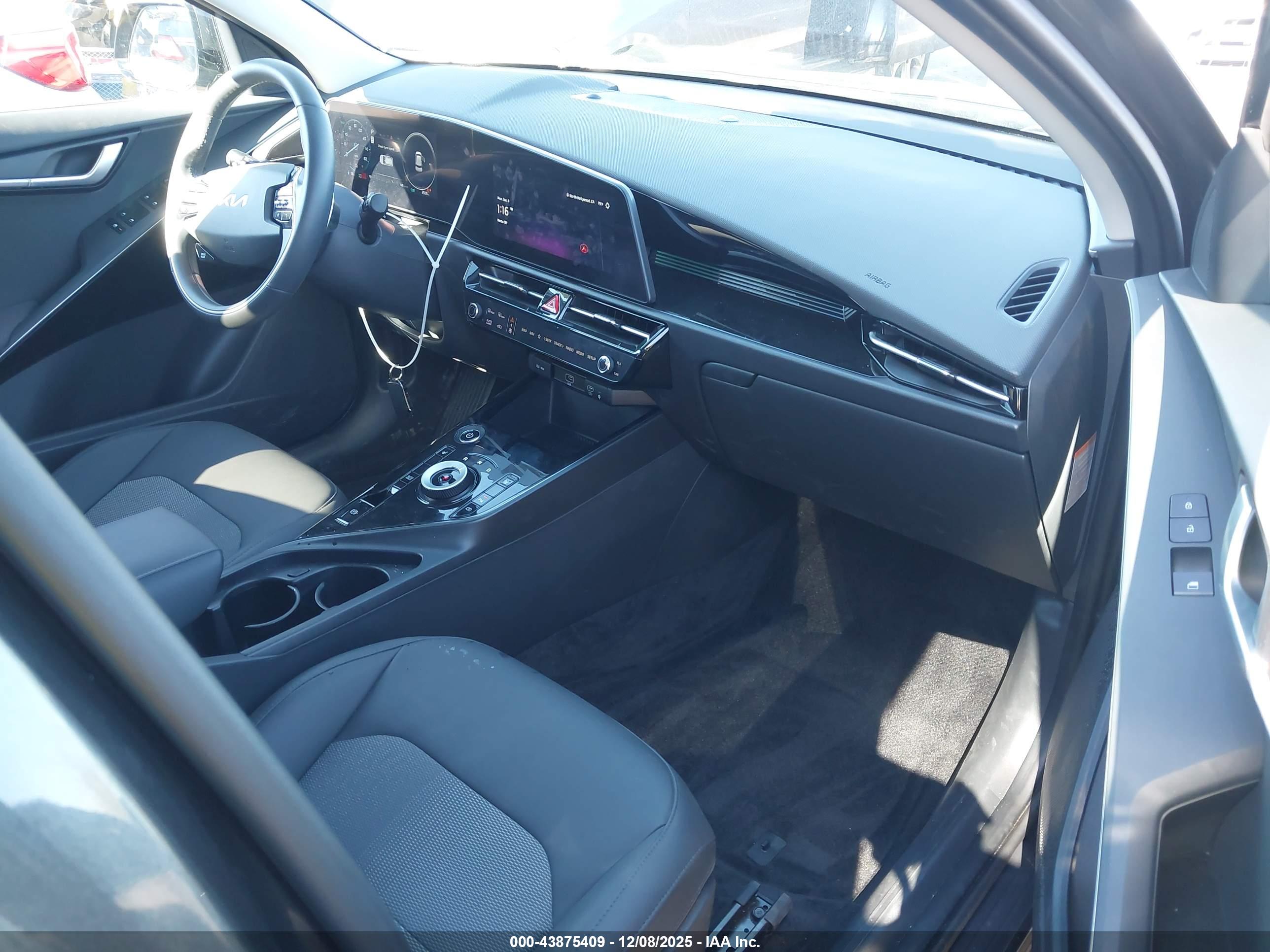KIA NIRO image 5