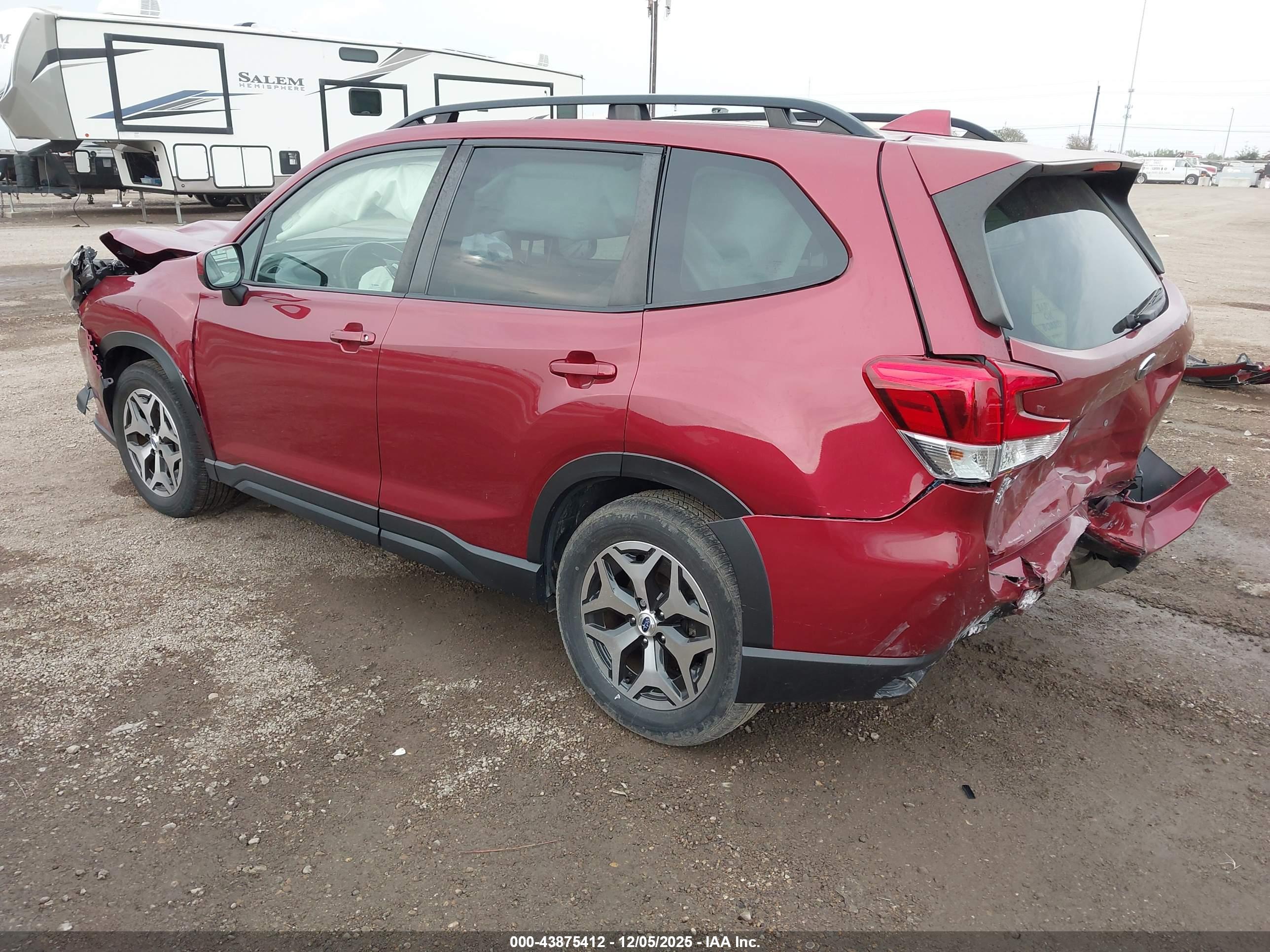 SUBARU FORESTER image 3