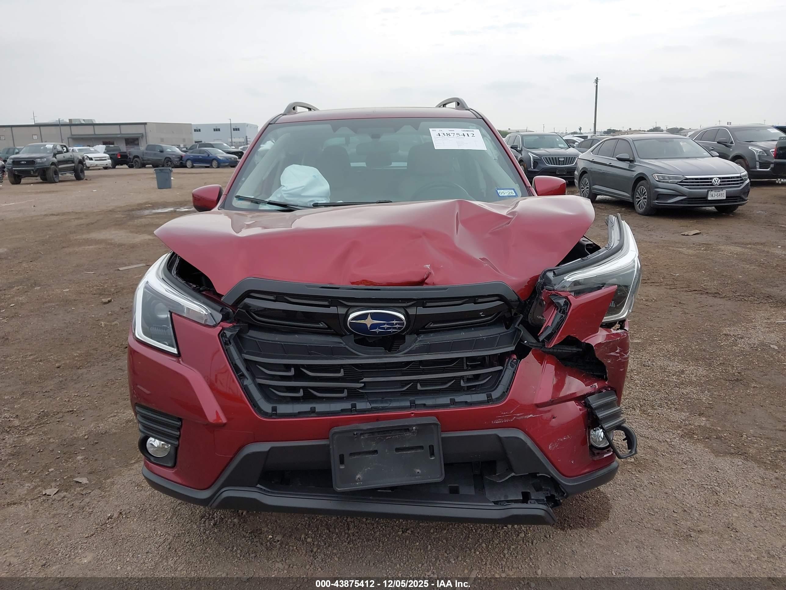 SUBARU FORESTER image 6