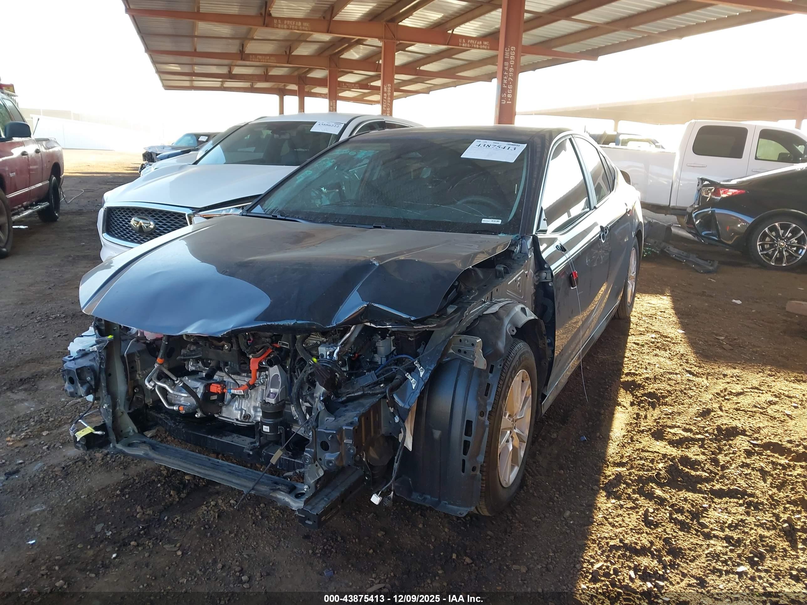 TOYOTA CAMRY image 2