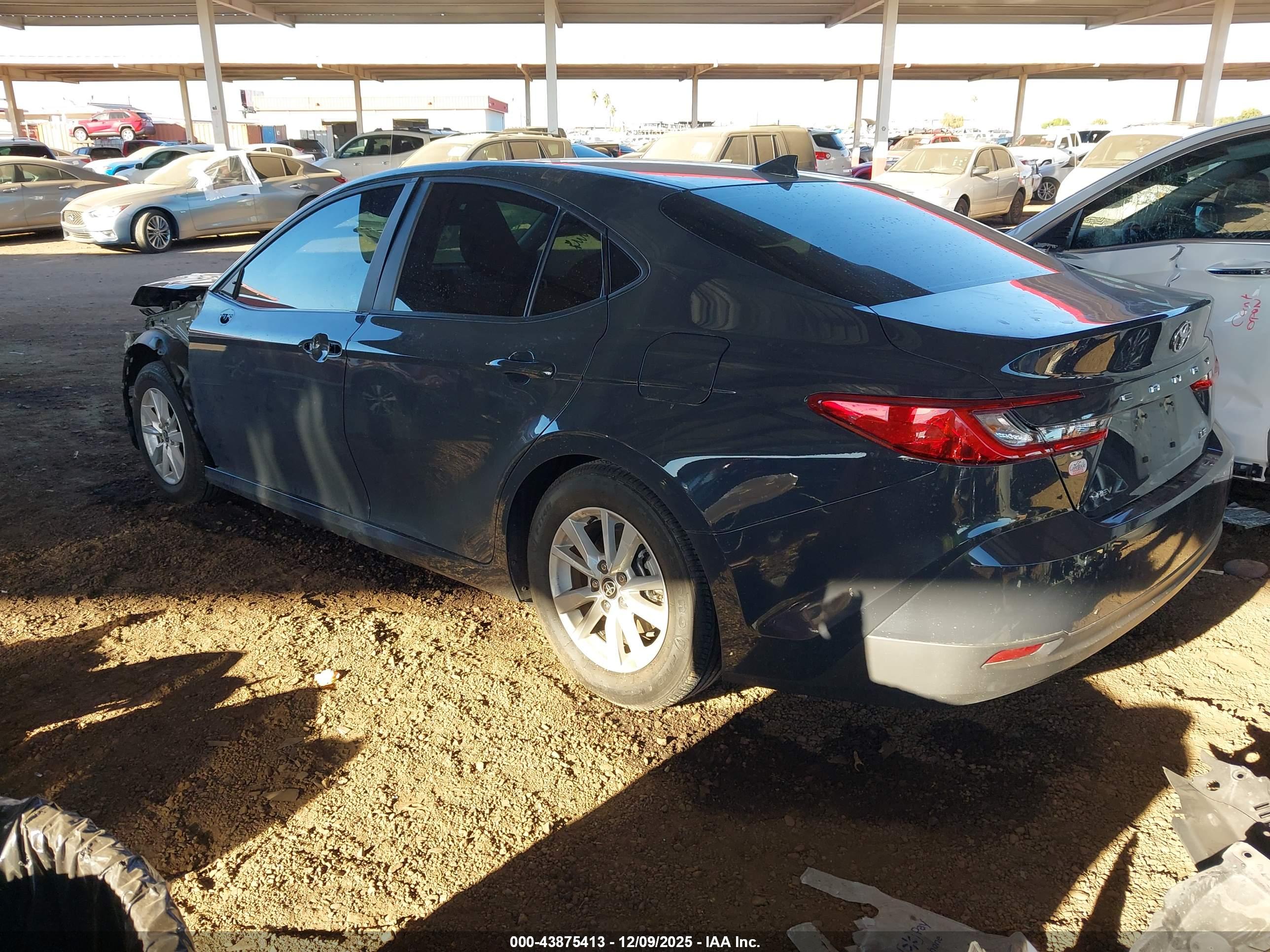 TOYOTA CAMRY image 3