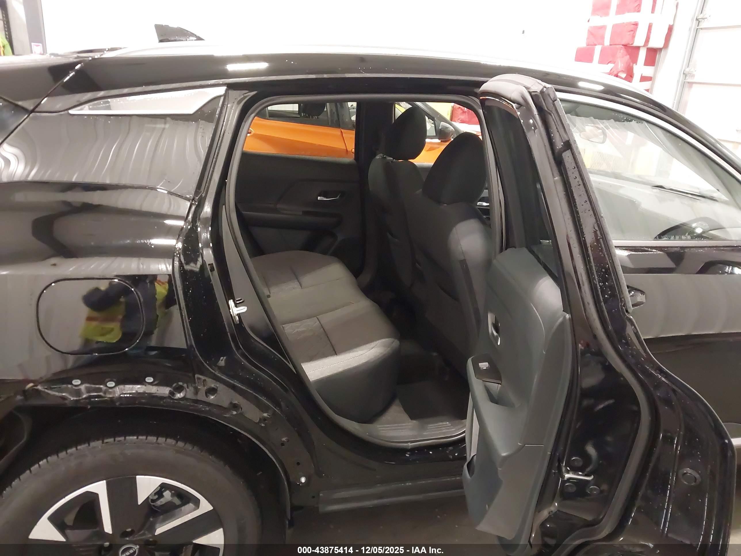 NISSAN KICKS image 8