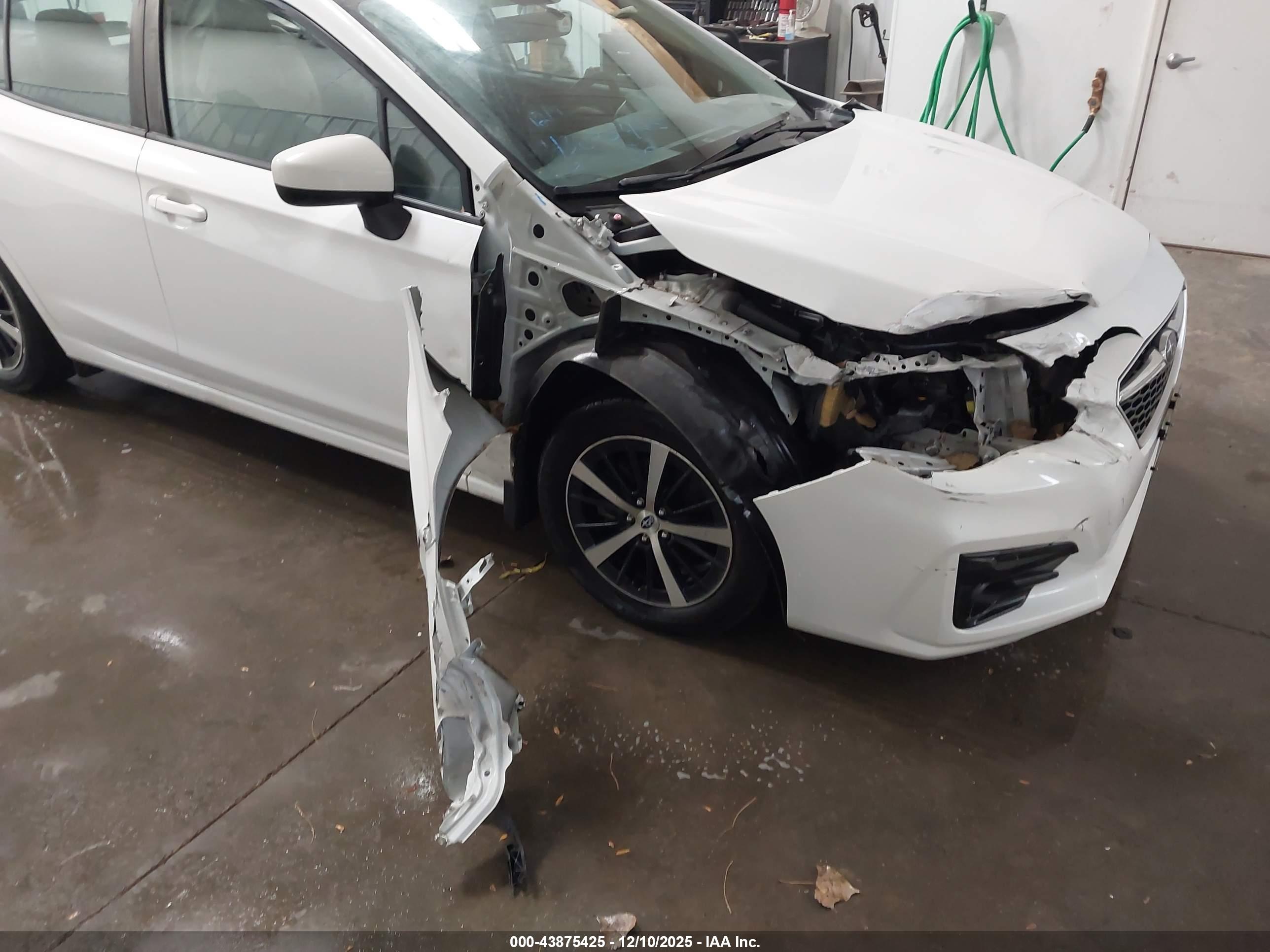 SUBARU IMPREZA image 6