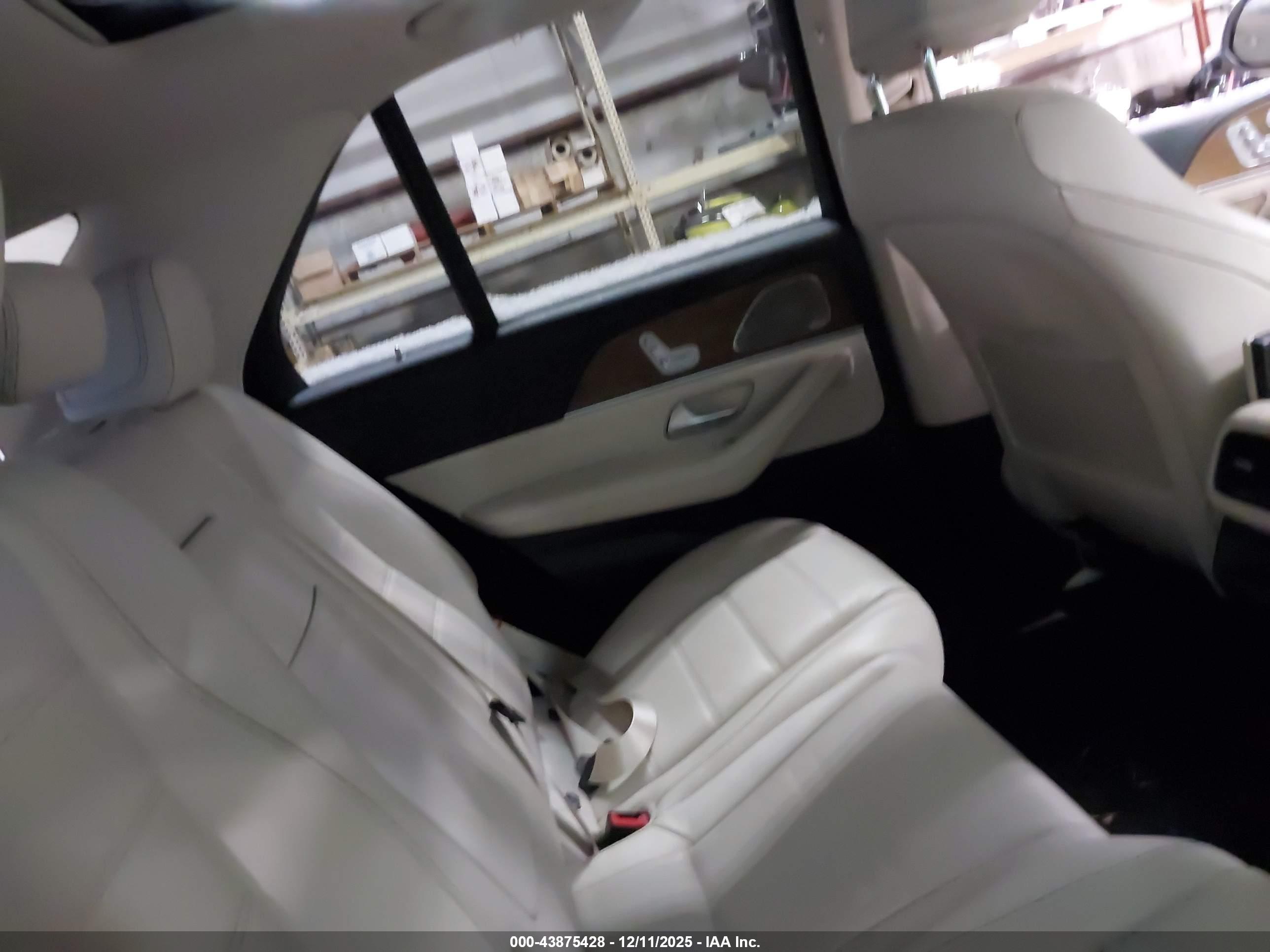 MERCEDES-BENZ GLE image 8