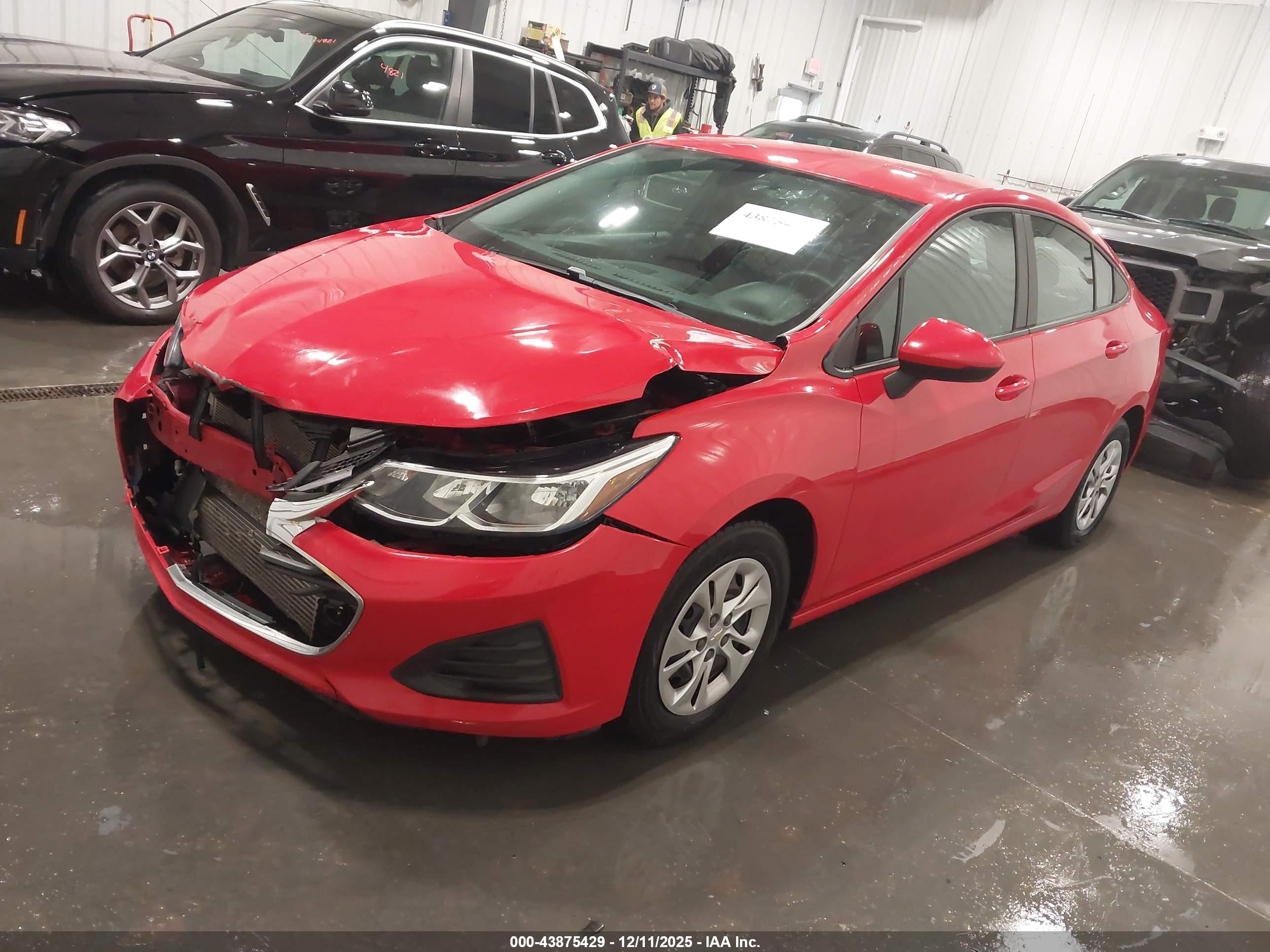 CHEVROLET CRUZE image 2