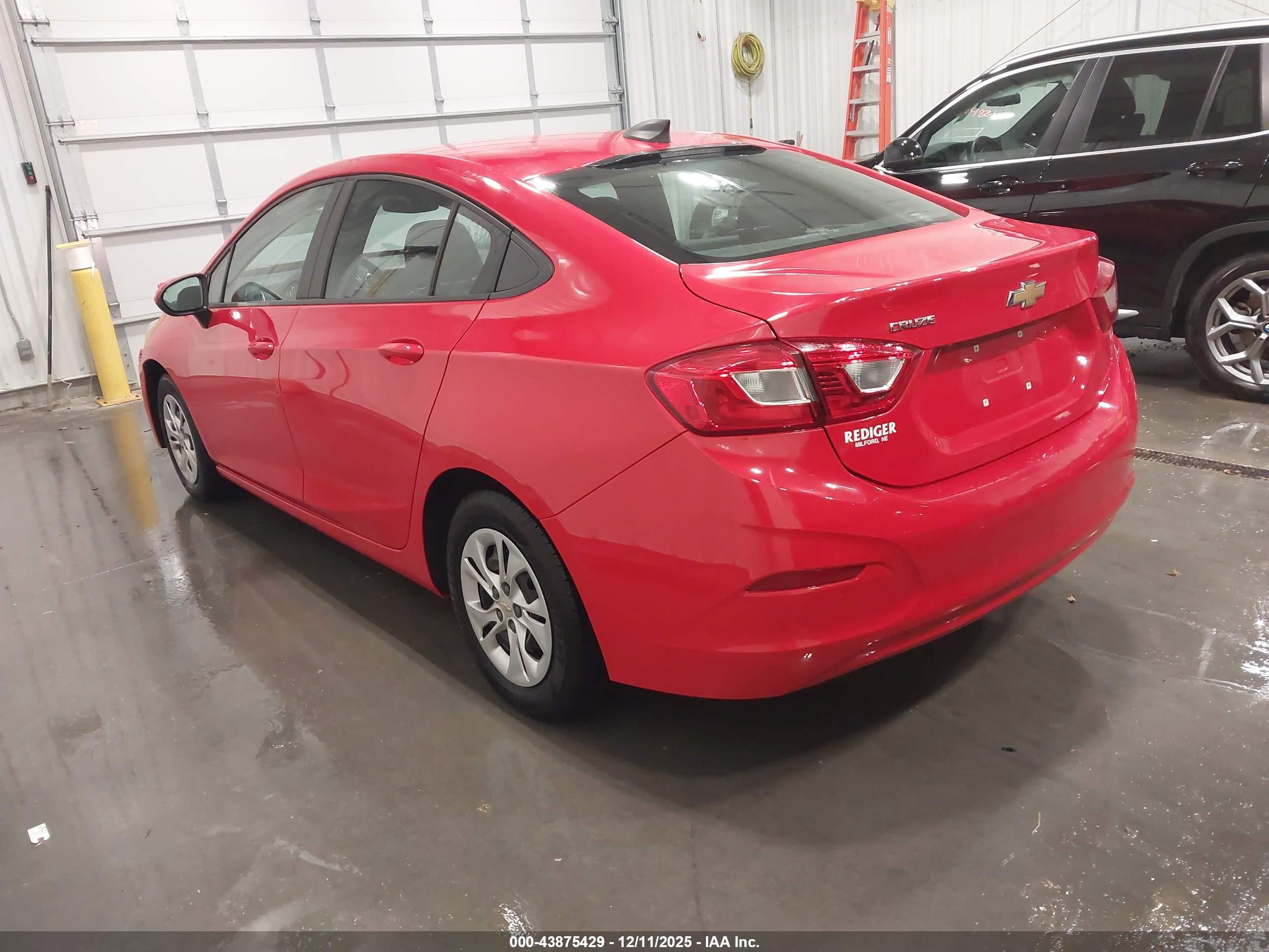 CHEVROLET CRUZE image 3