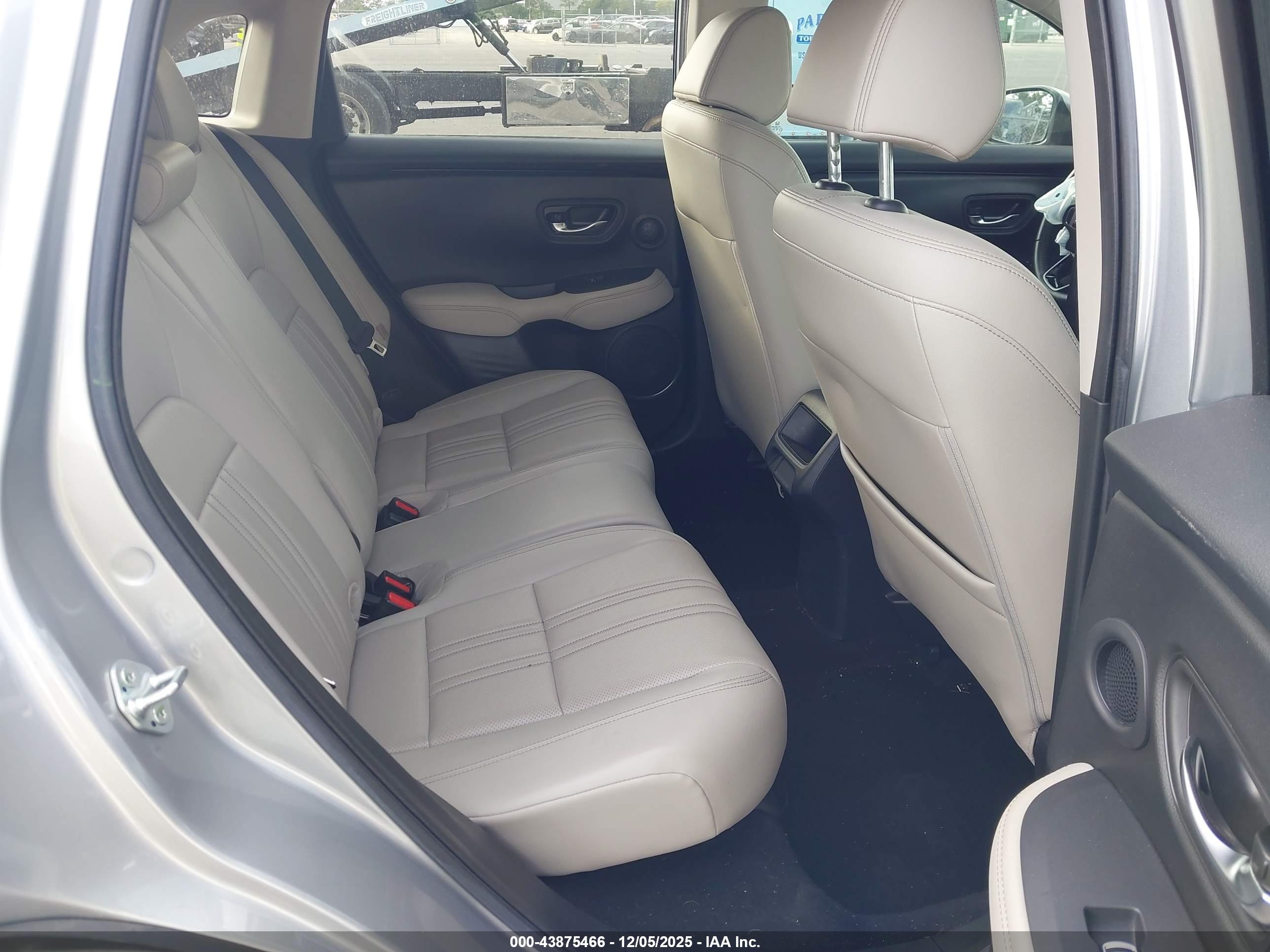 HONDA HR-V image 8