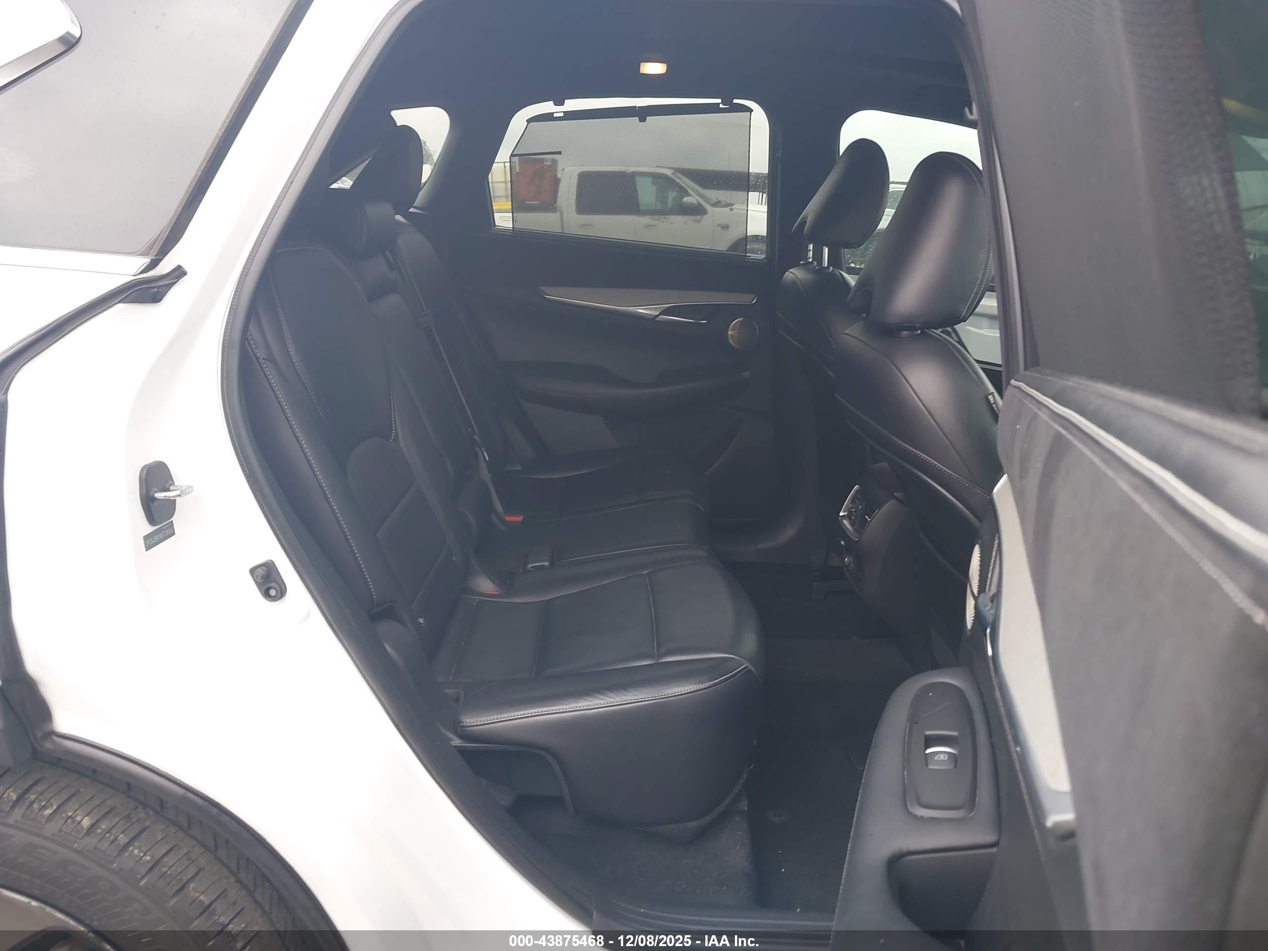 INFINITI QX50 image 8
