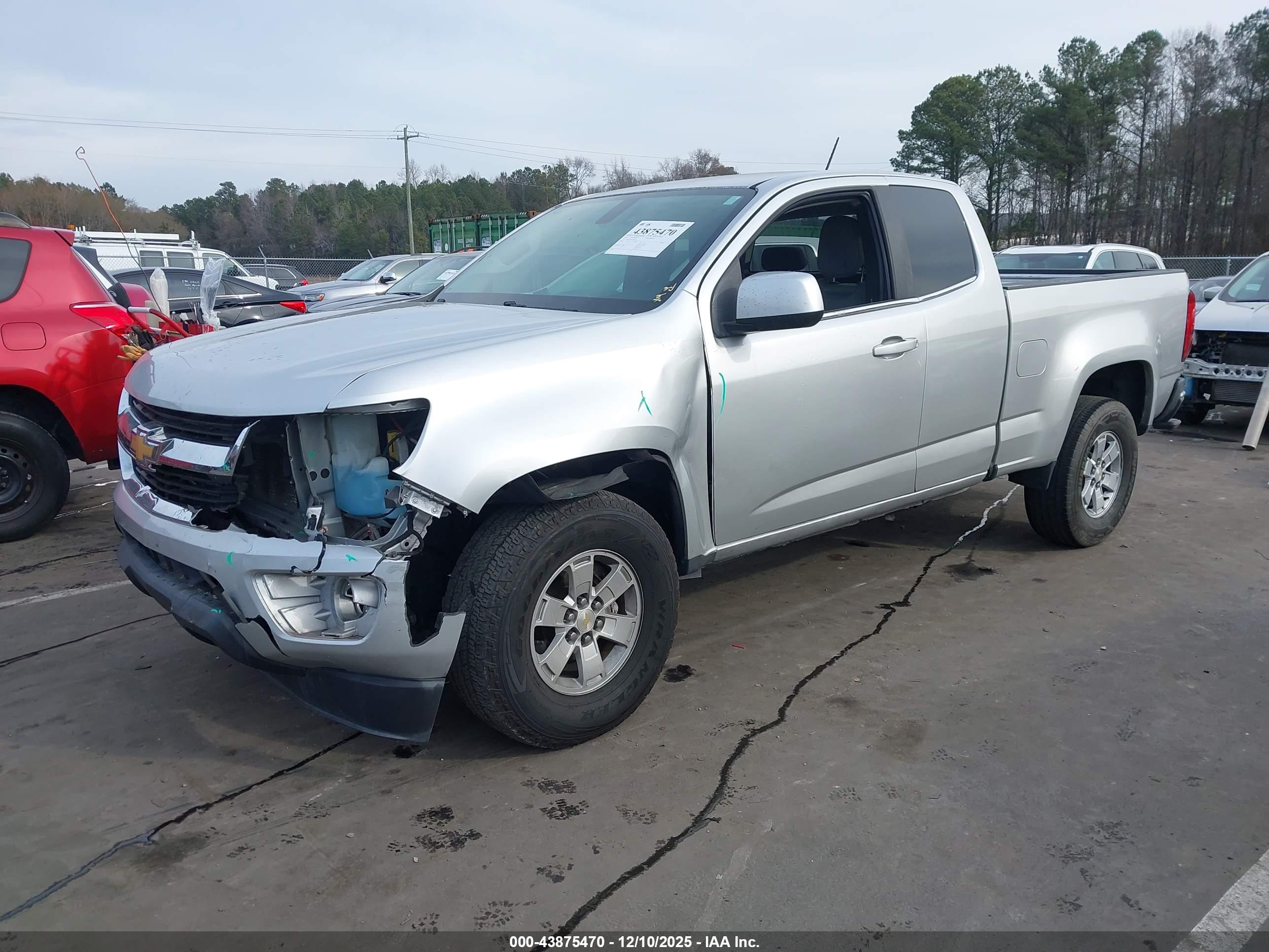 CHEVROLET COLORADO image 2