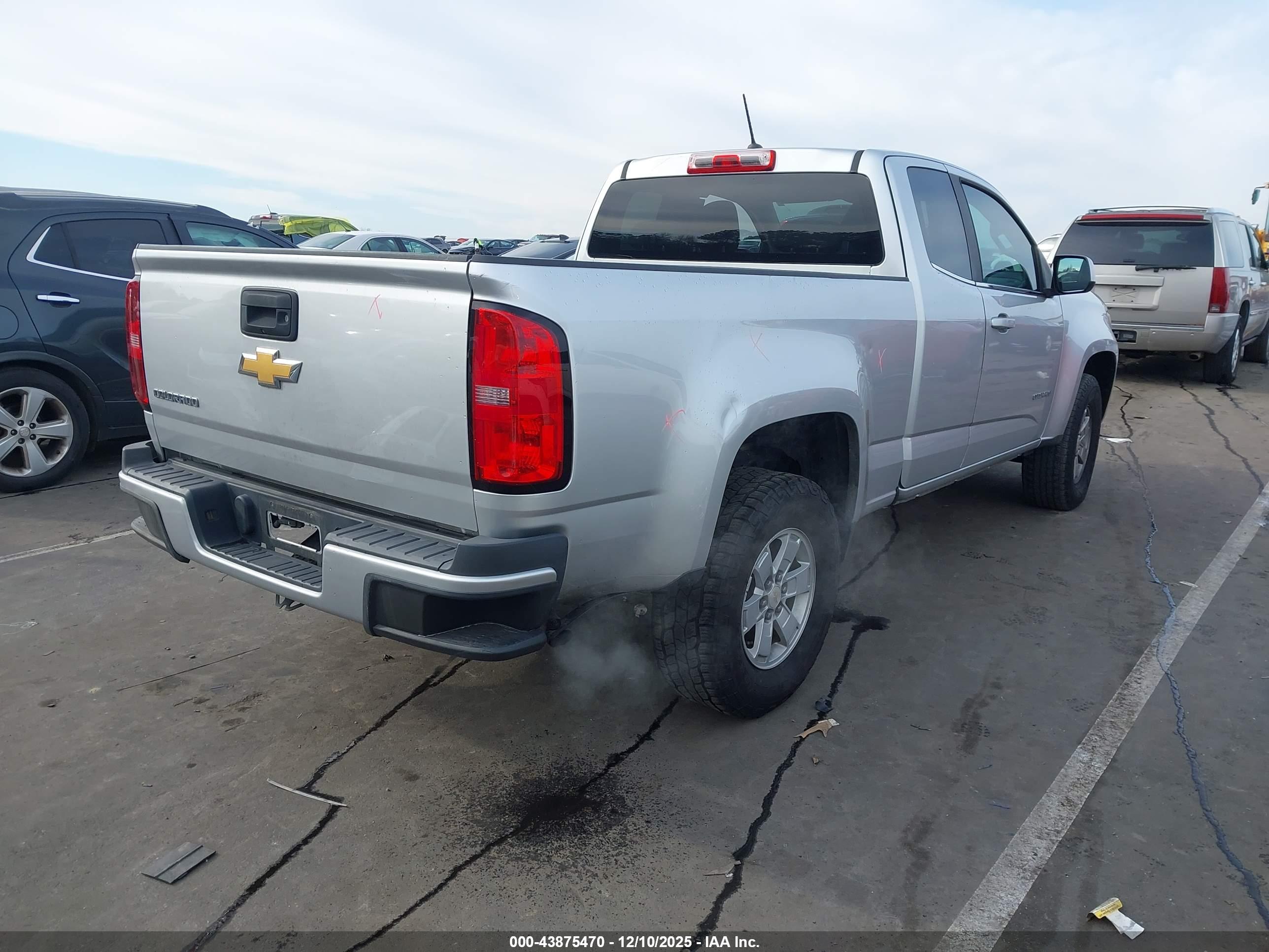 CHEVROLET COLORADO image 4