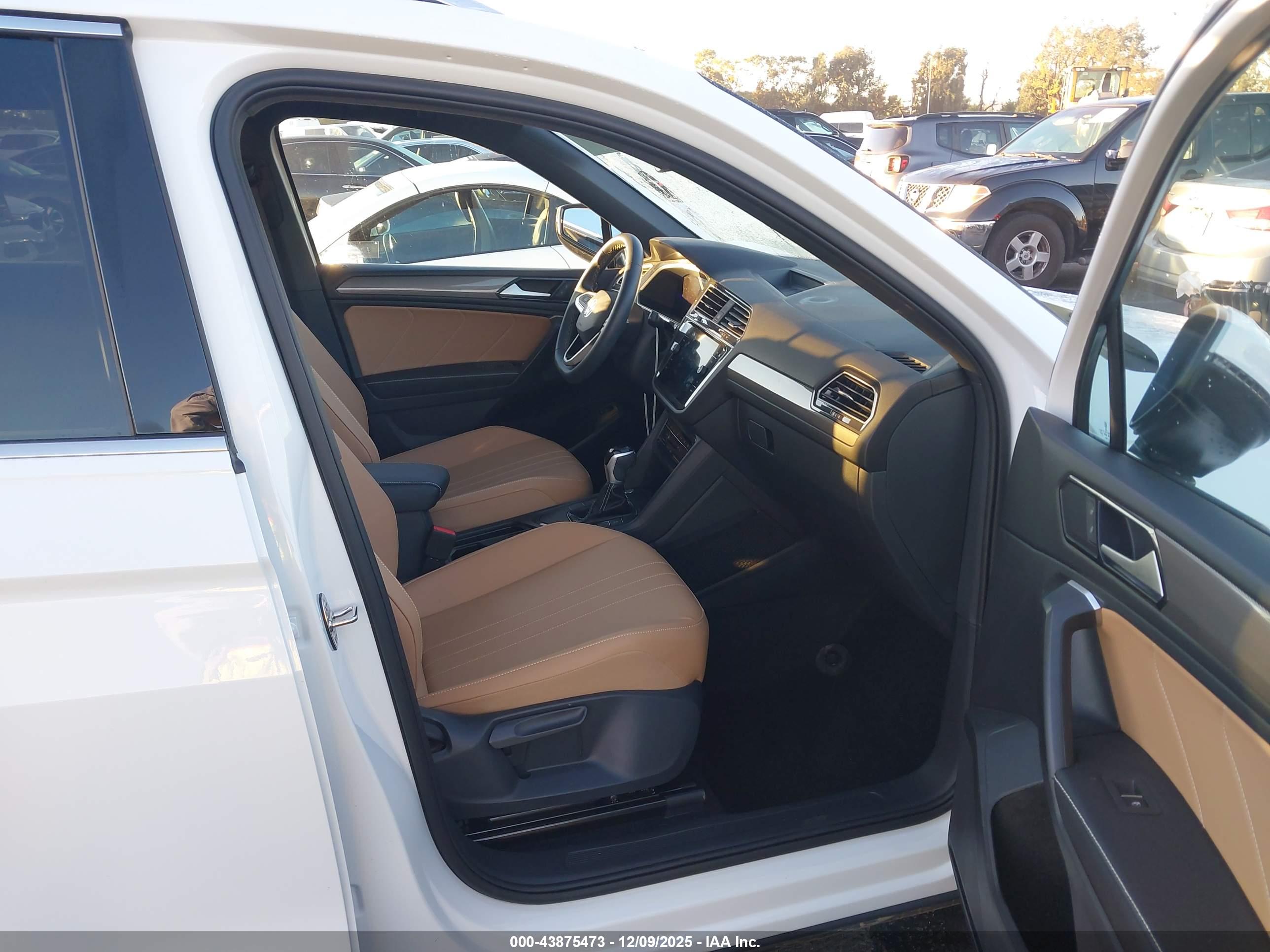 VOLKSWAGEN TIGUAN image 5