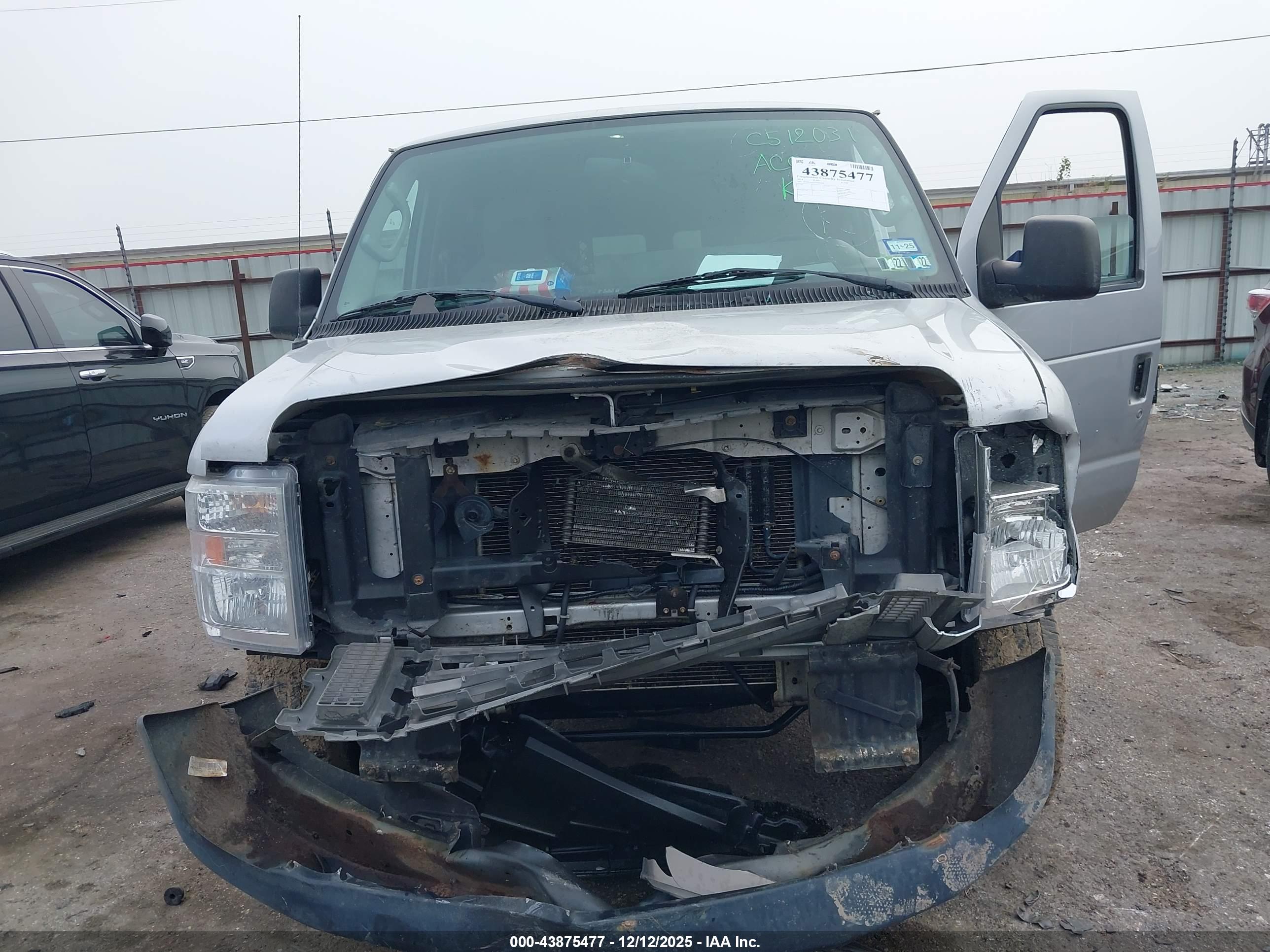 FORD E-150 image 6
