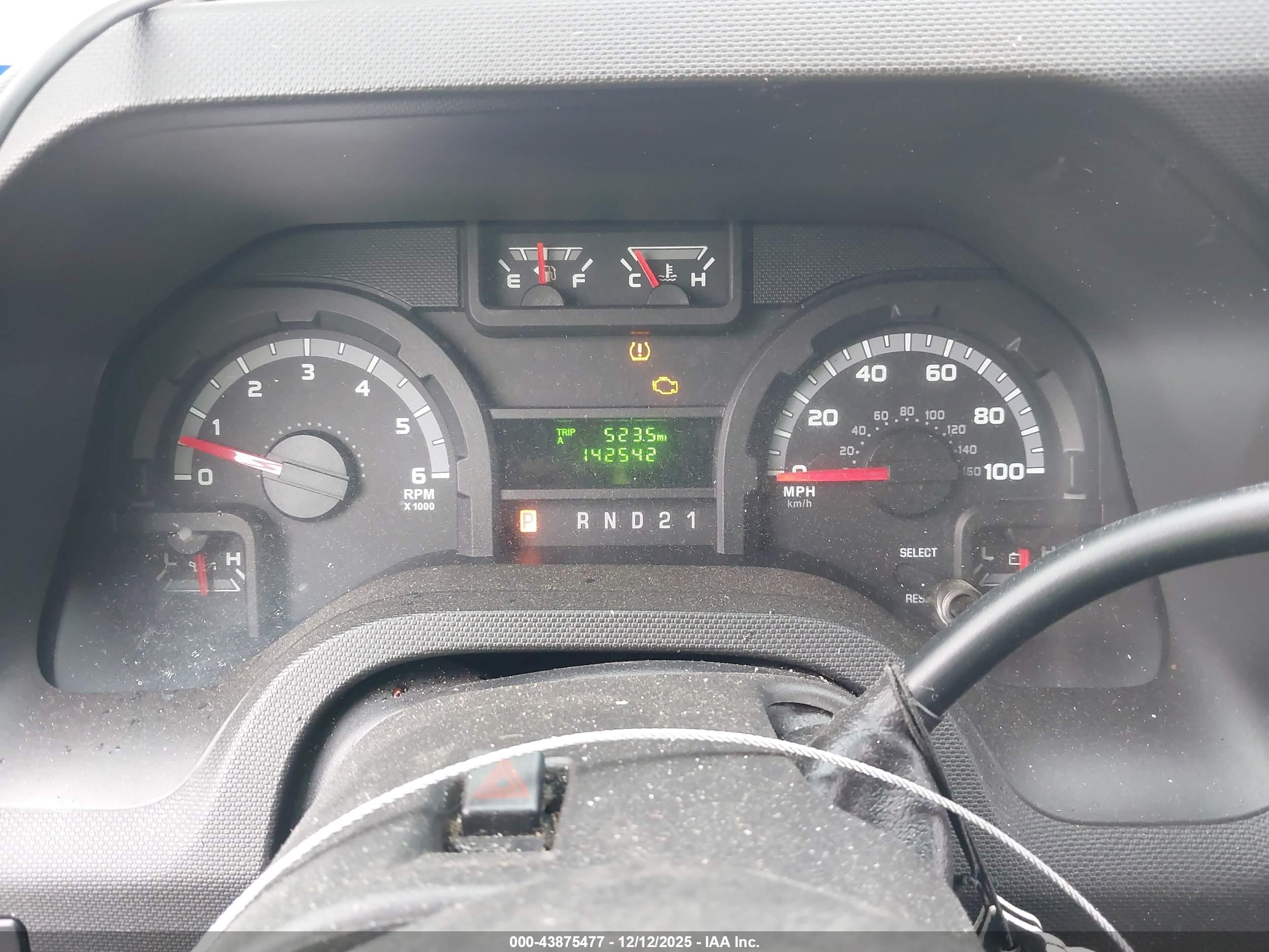 FORD E-150 image 7