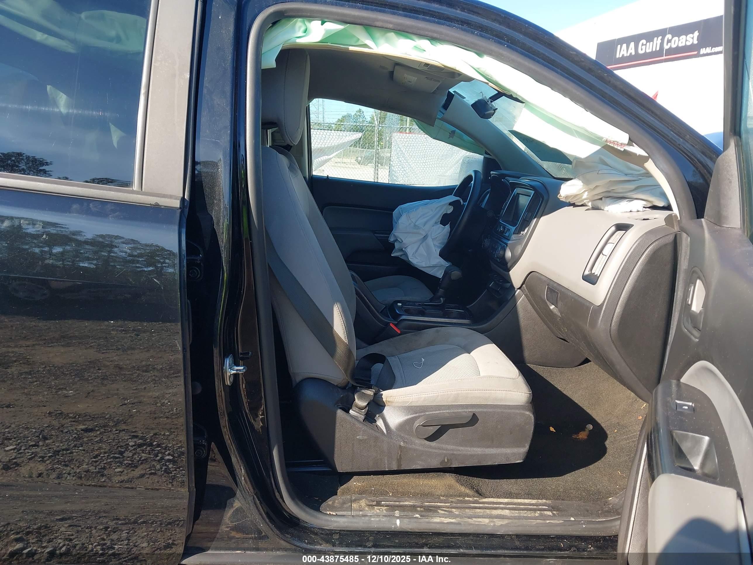 CHEVROLET COLORADO image 5