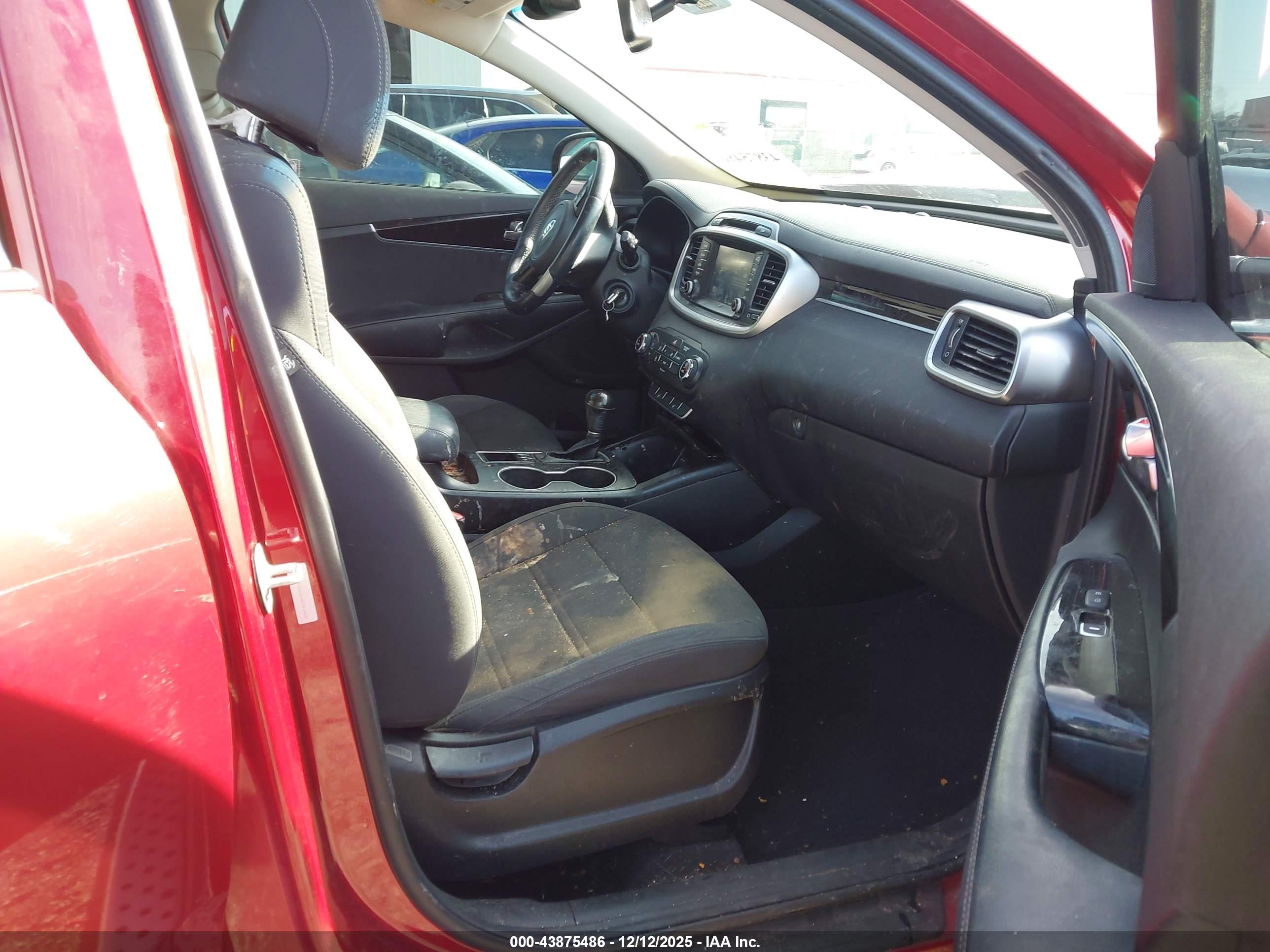 KIA SORENTO image 5