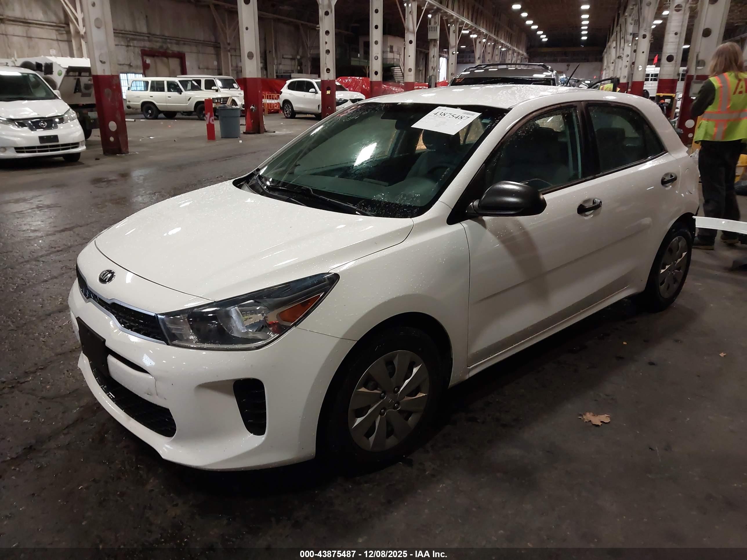 KIA RIO image 2