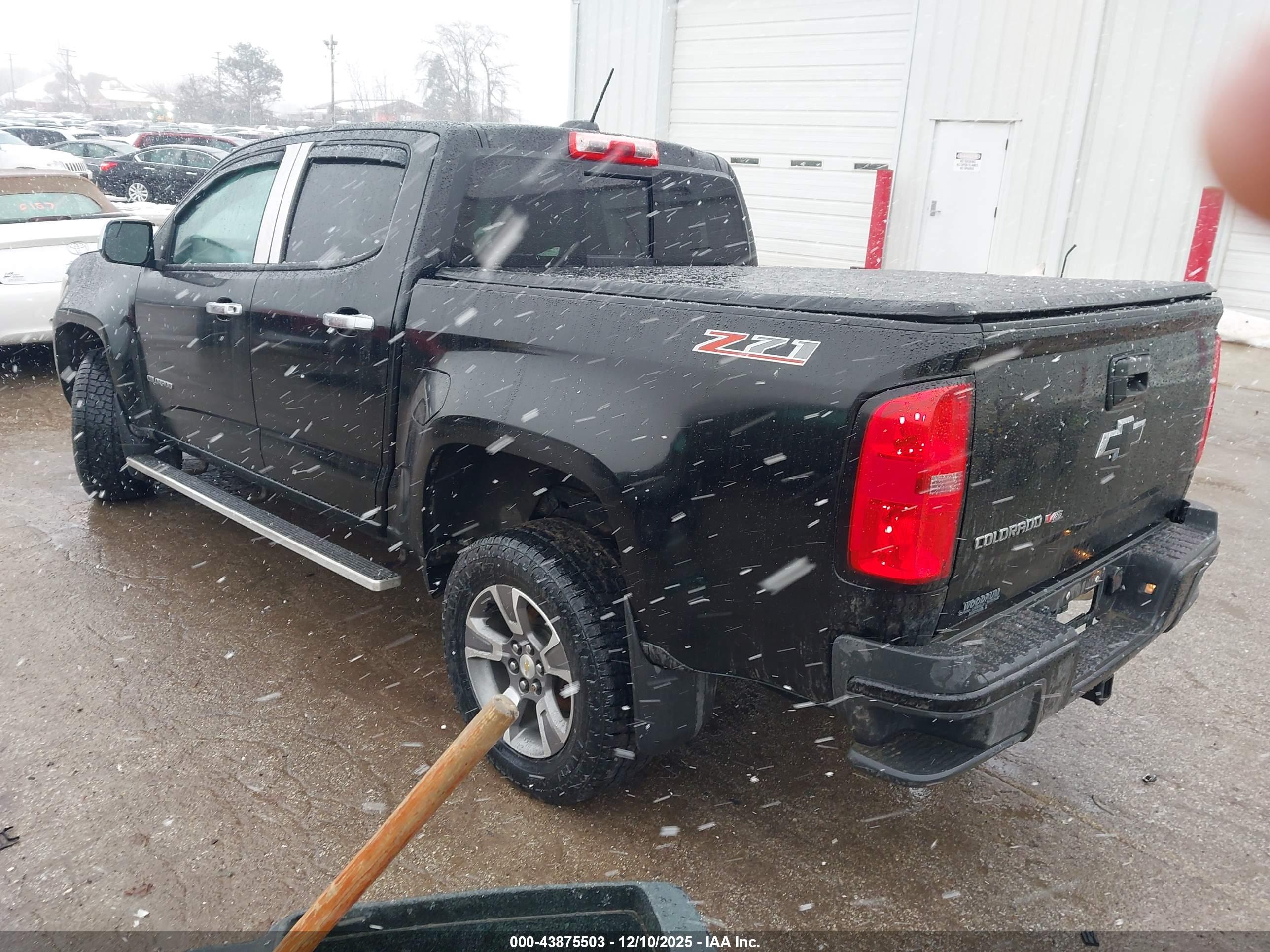 CHEVROLET COLORADO image 3