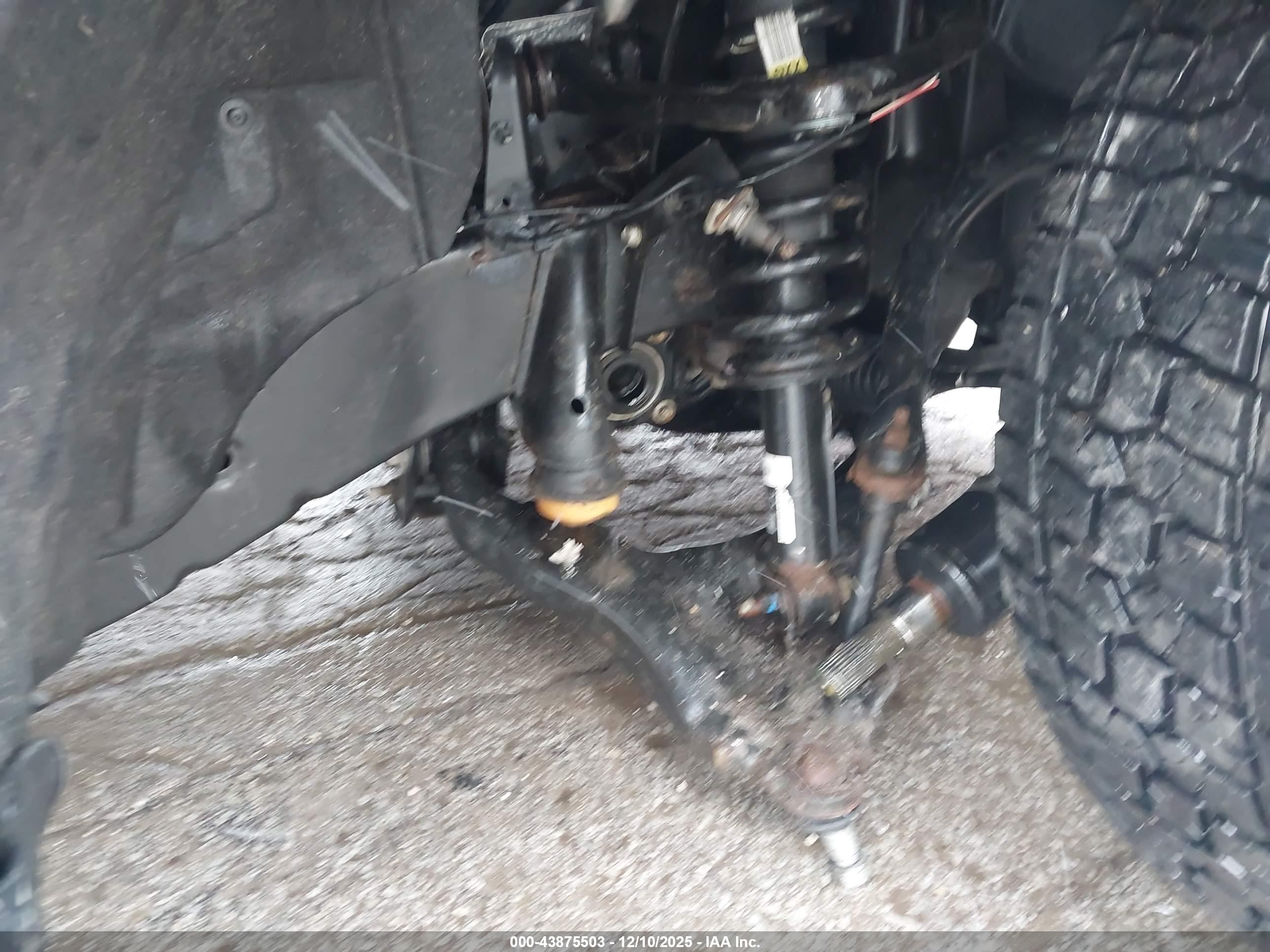 CHEVROLET COLORADO image 6