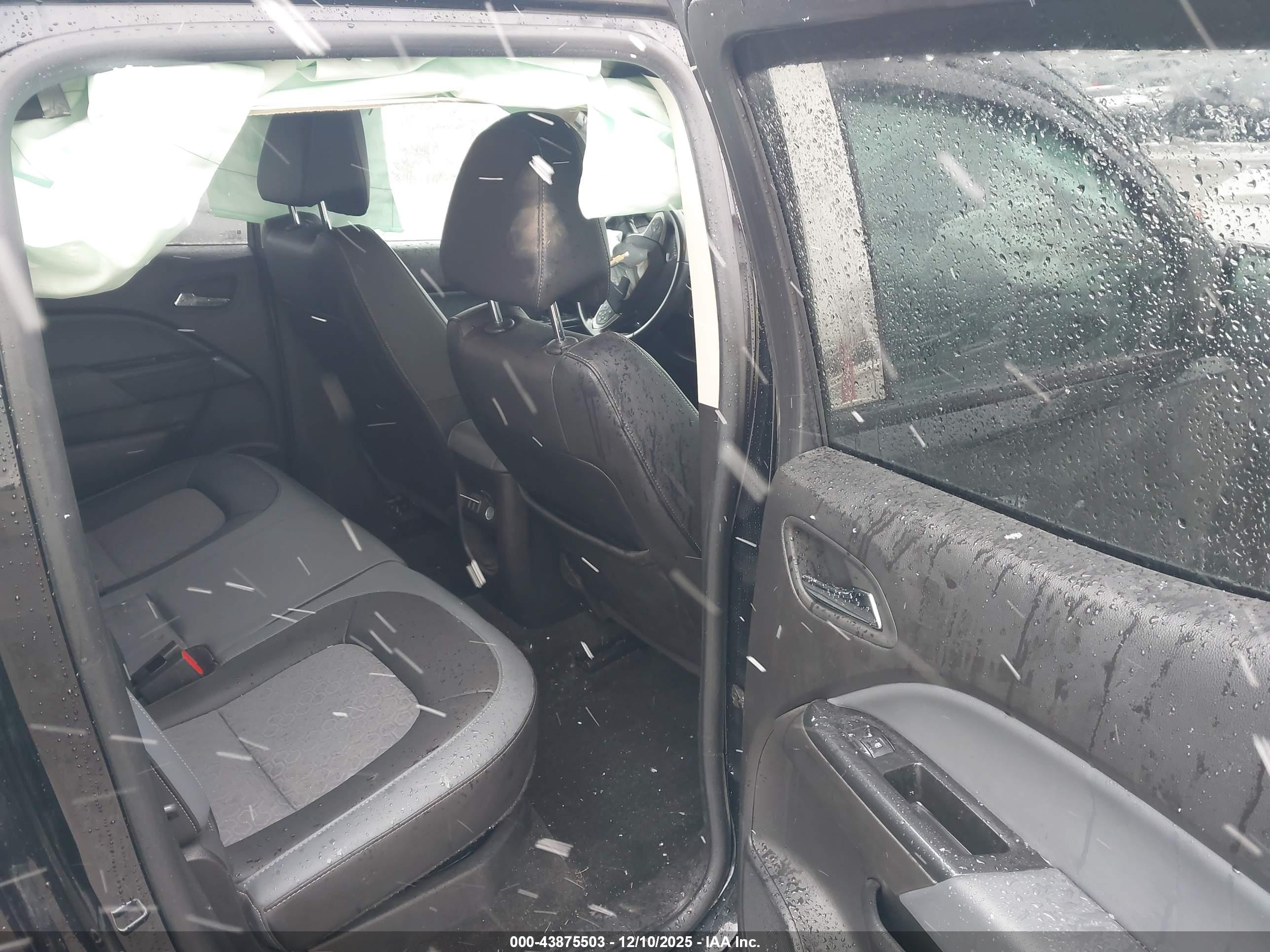 CHEVROLET COLORADO image 8