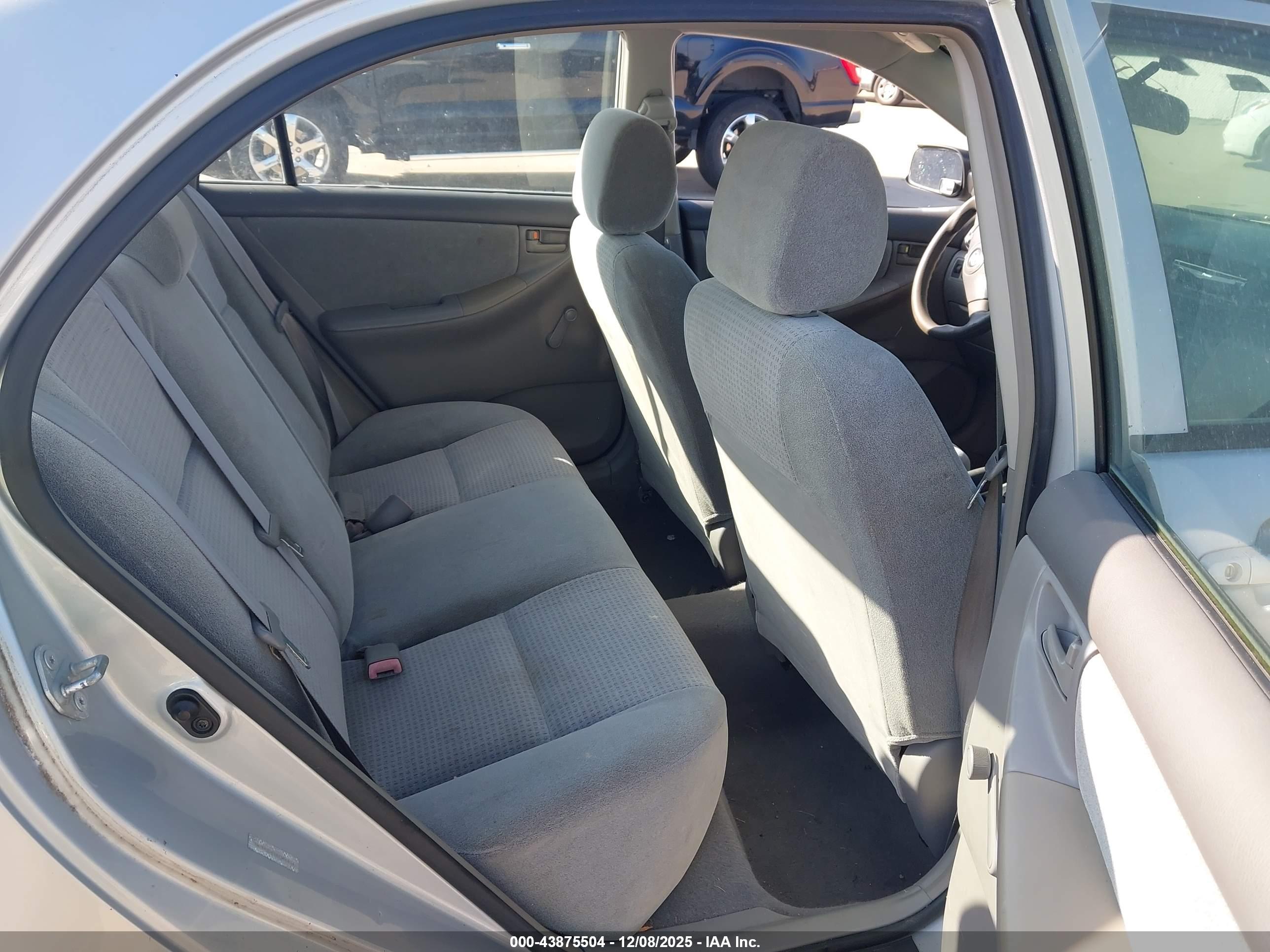 TOYOTA COROLLA image 8