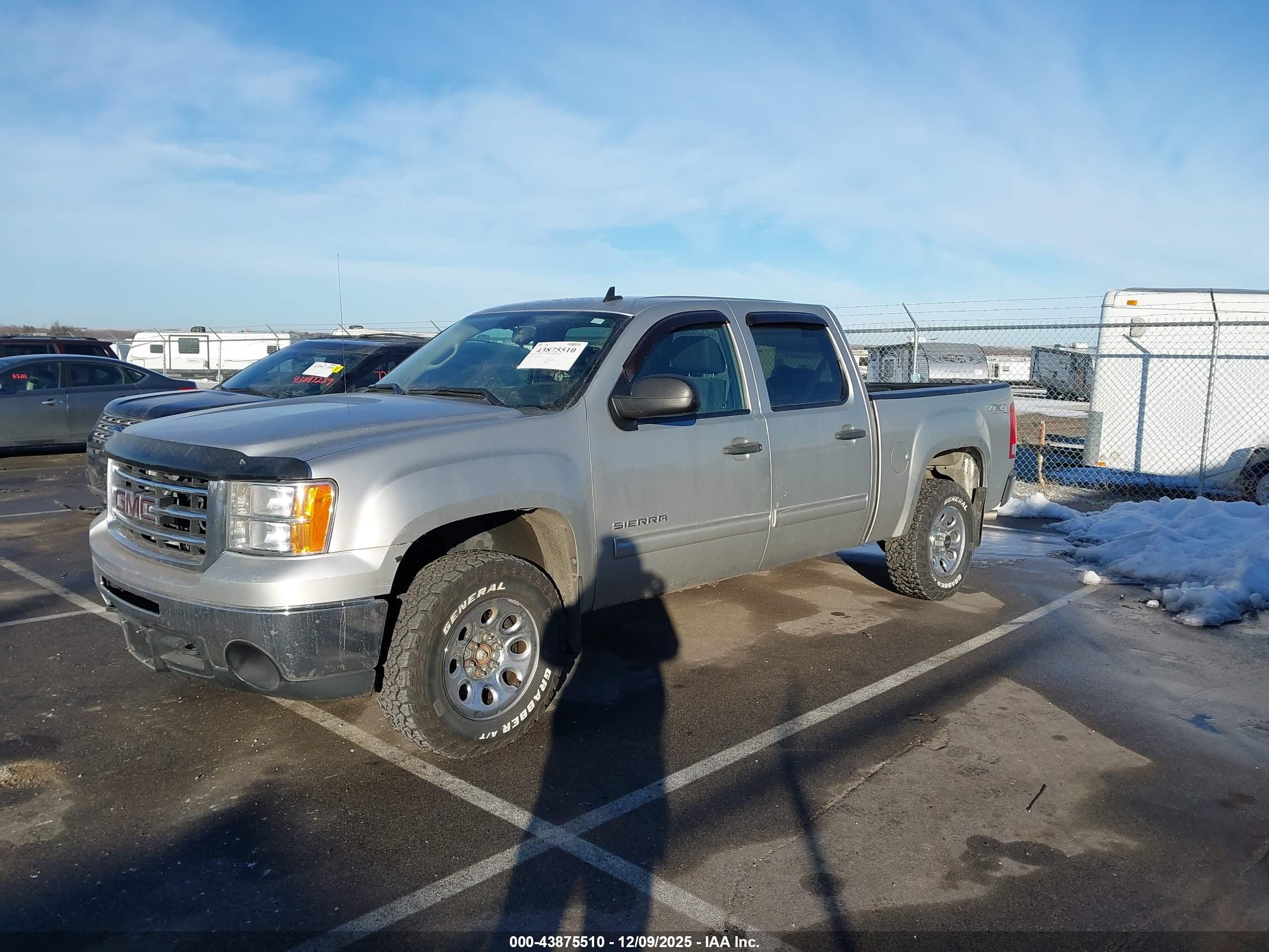 GMC SIERRA image 2