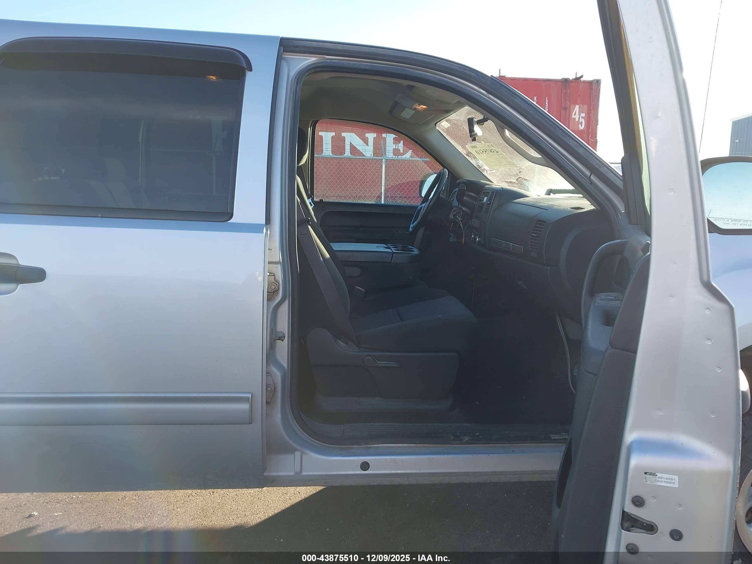 GMC SIERRA image 5