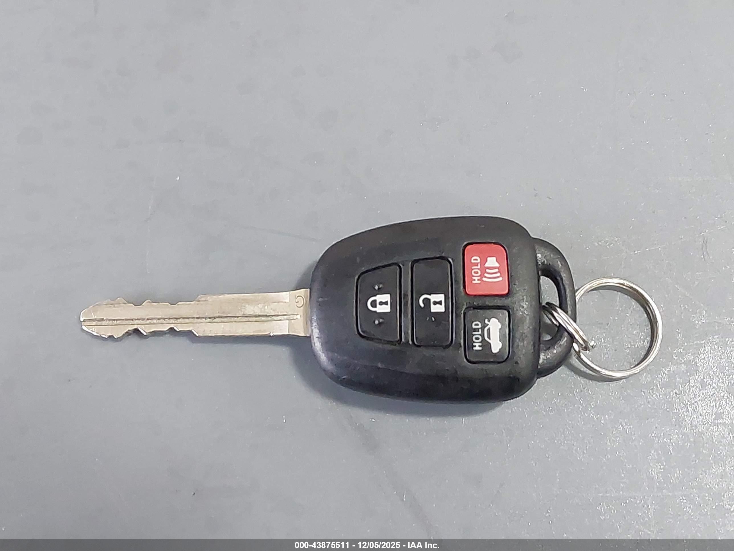 TOYOTA CAMRY image 11