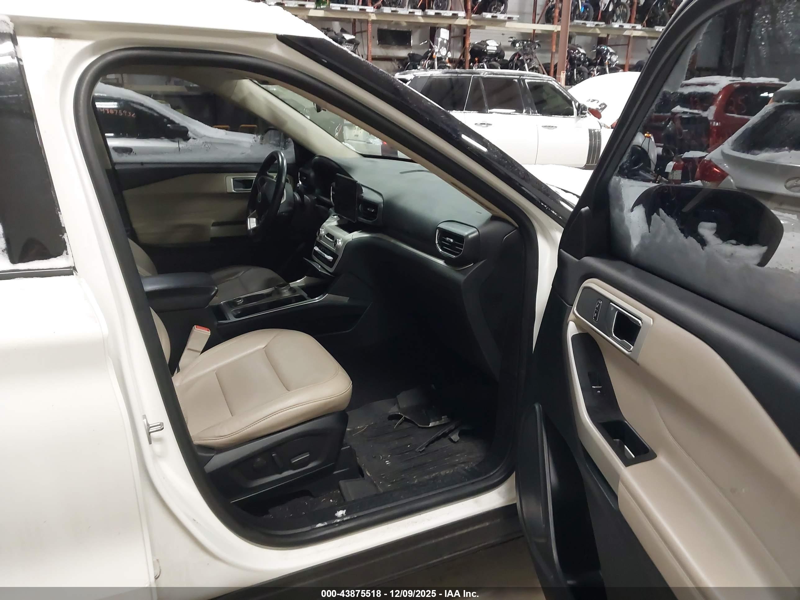 FORD EXPLORER image 5
