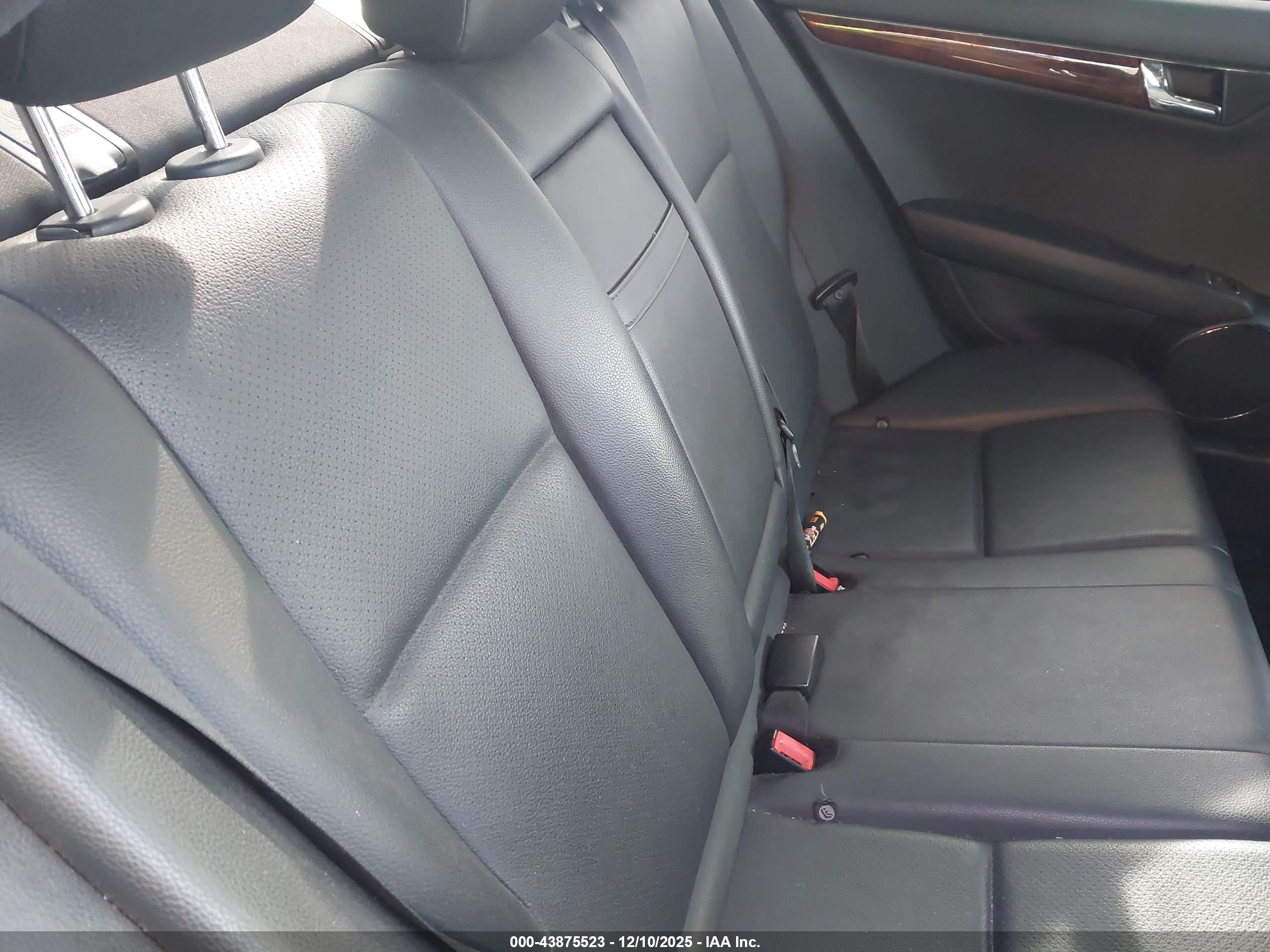 MERCEDES-BENZ C image 8