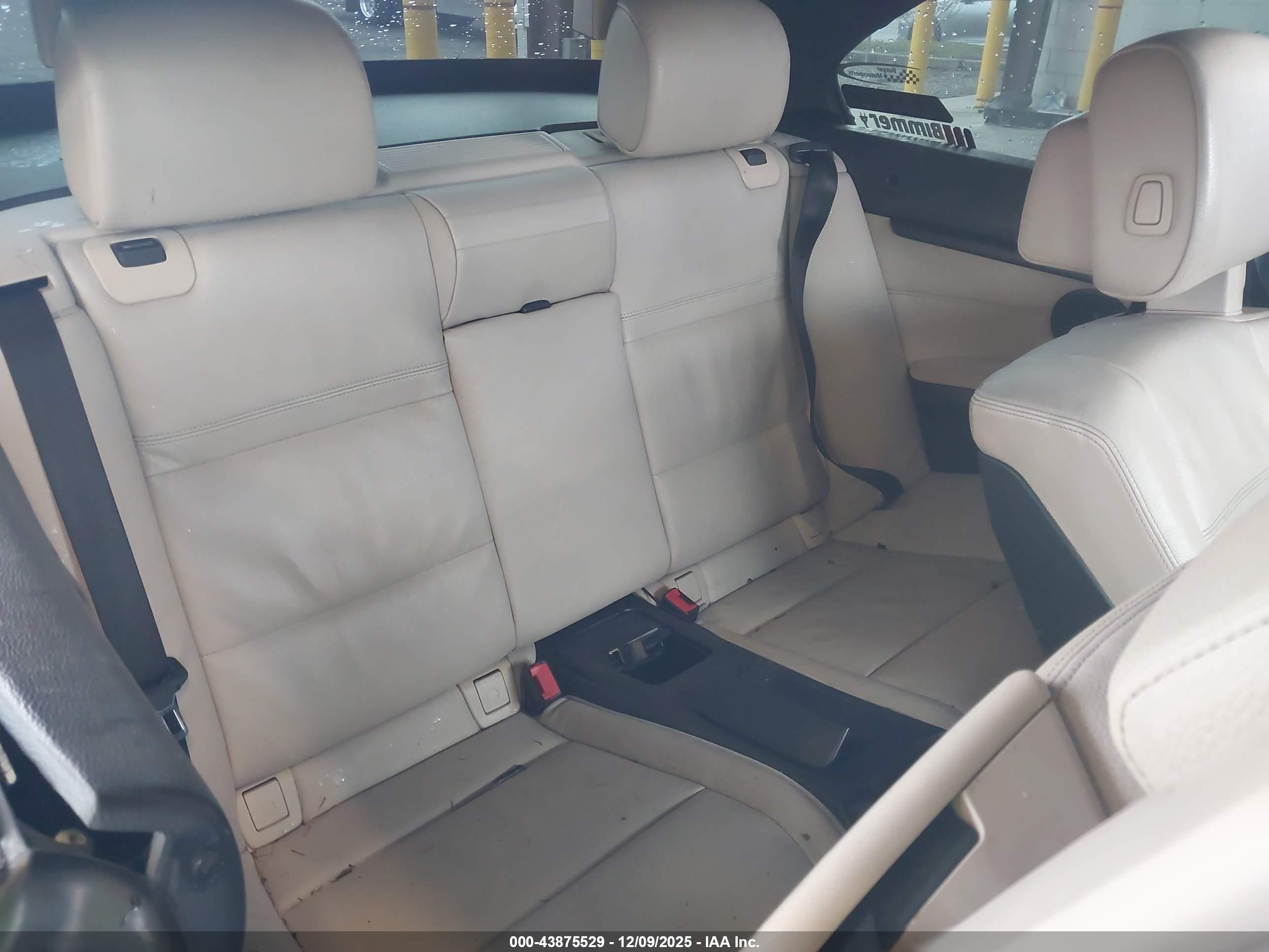 BMW 335I image 8