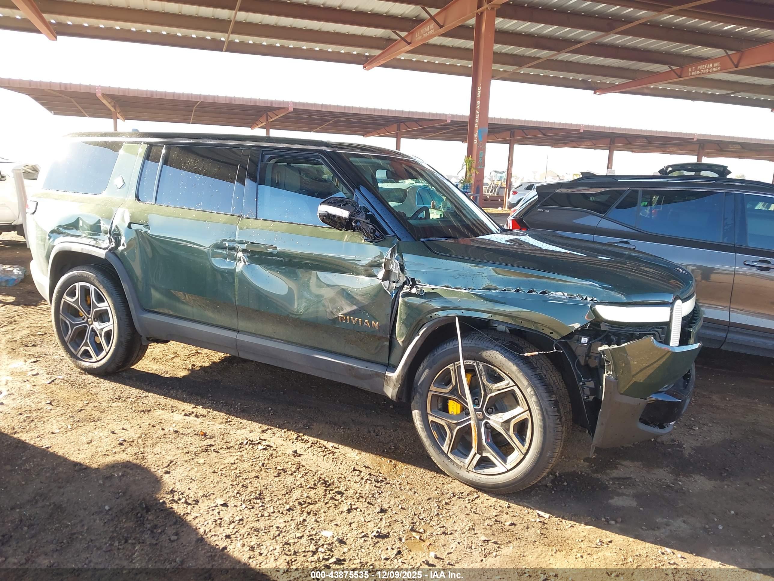 RIVIAN R1S image 6