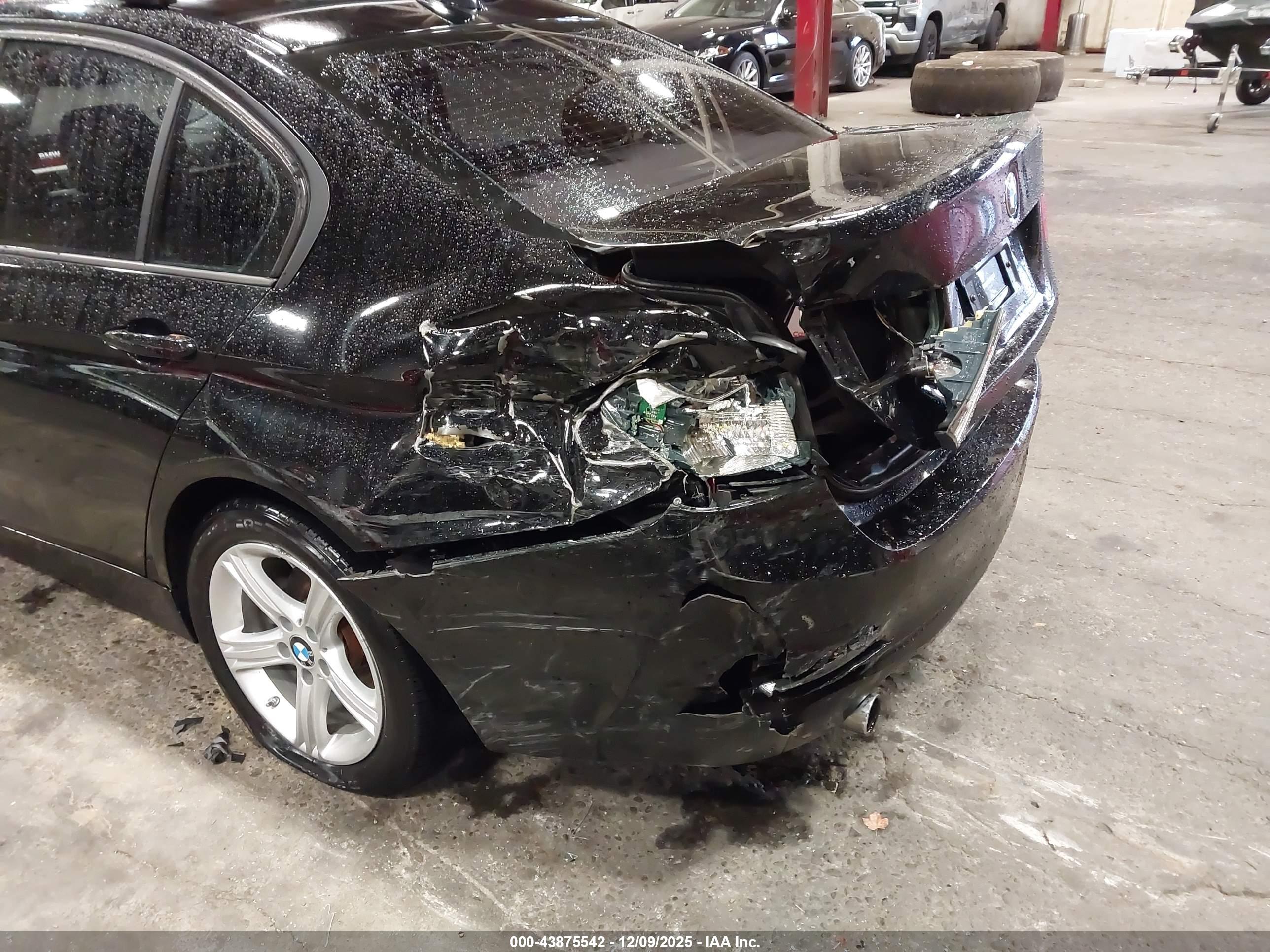 BMW 320I image 6