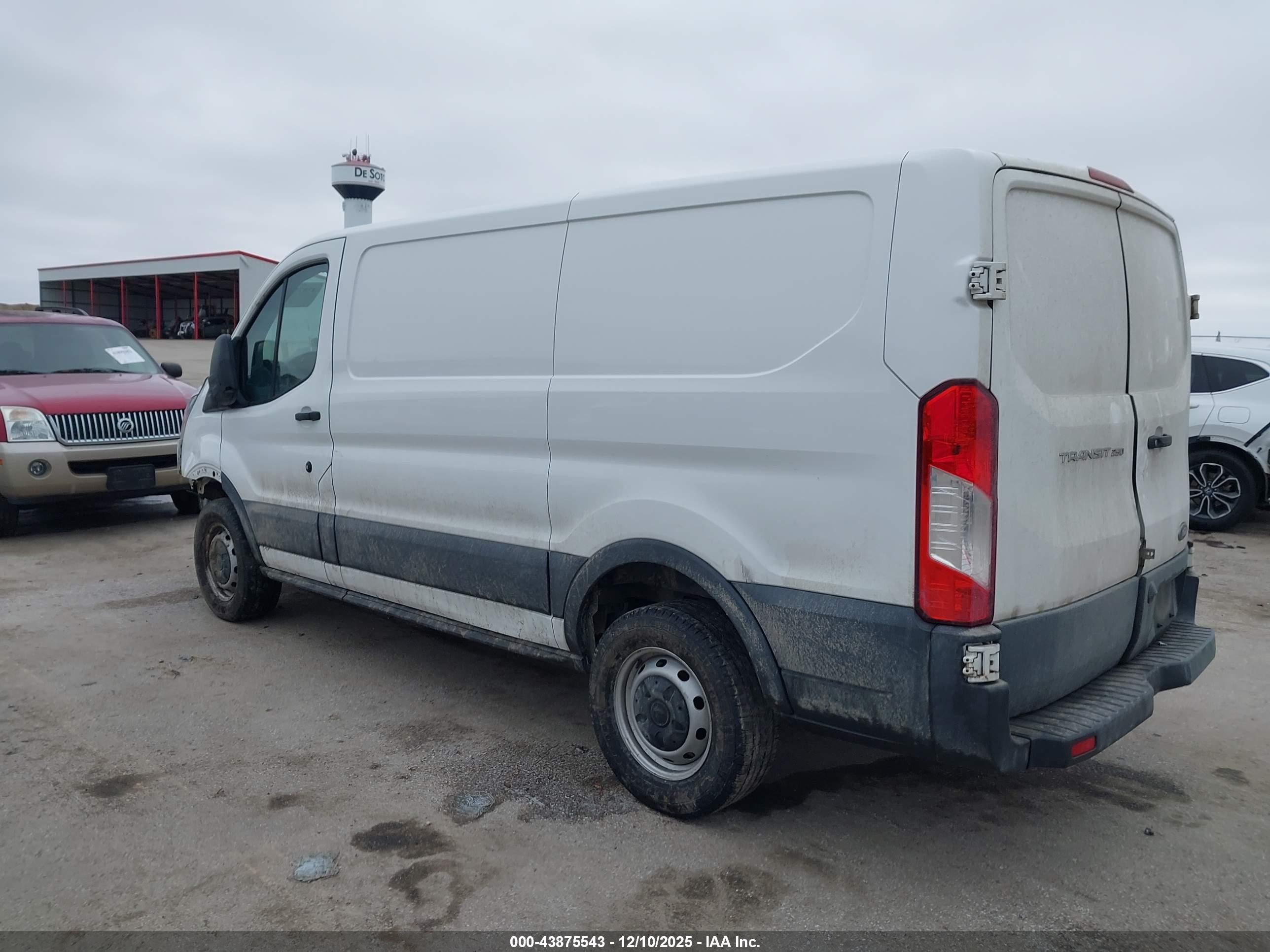 FORD TRANSIT image 3